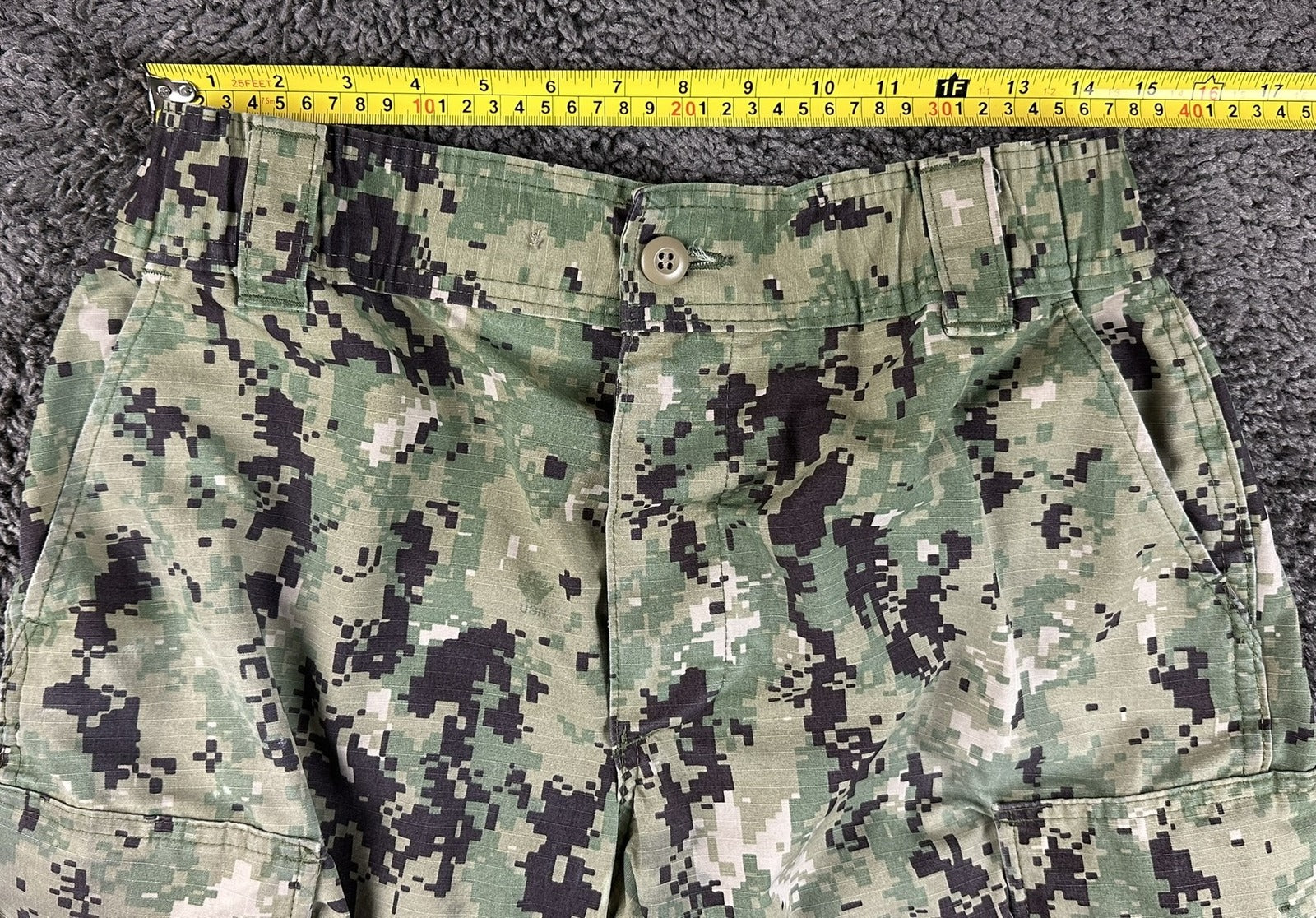 US Navy NWU Type III AOR2 Digital Camo Cargo Military Trousers Medium X-Short