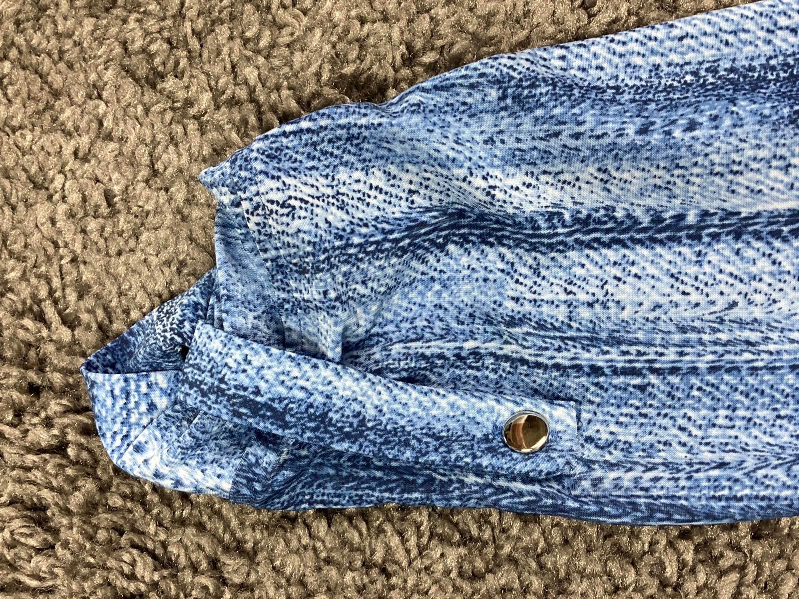 Cocomo Blue Denim Print Tunic Top Snap V-Neck Roll Tab Sleeve Sz M