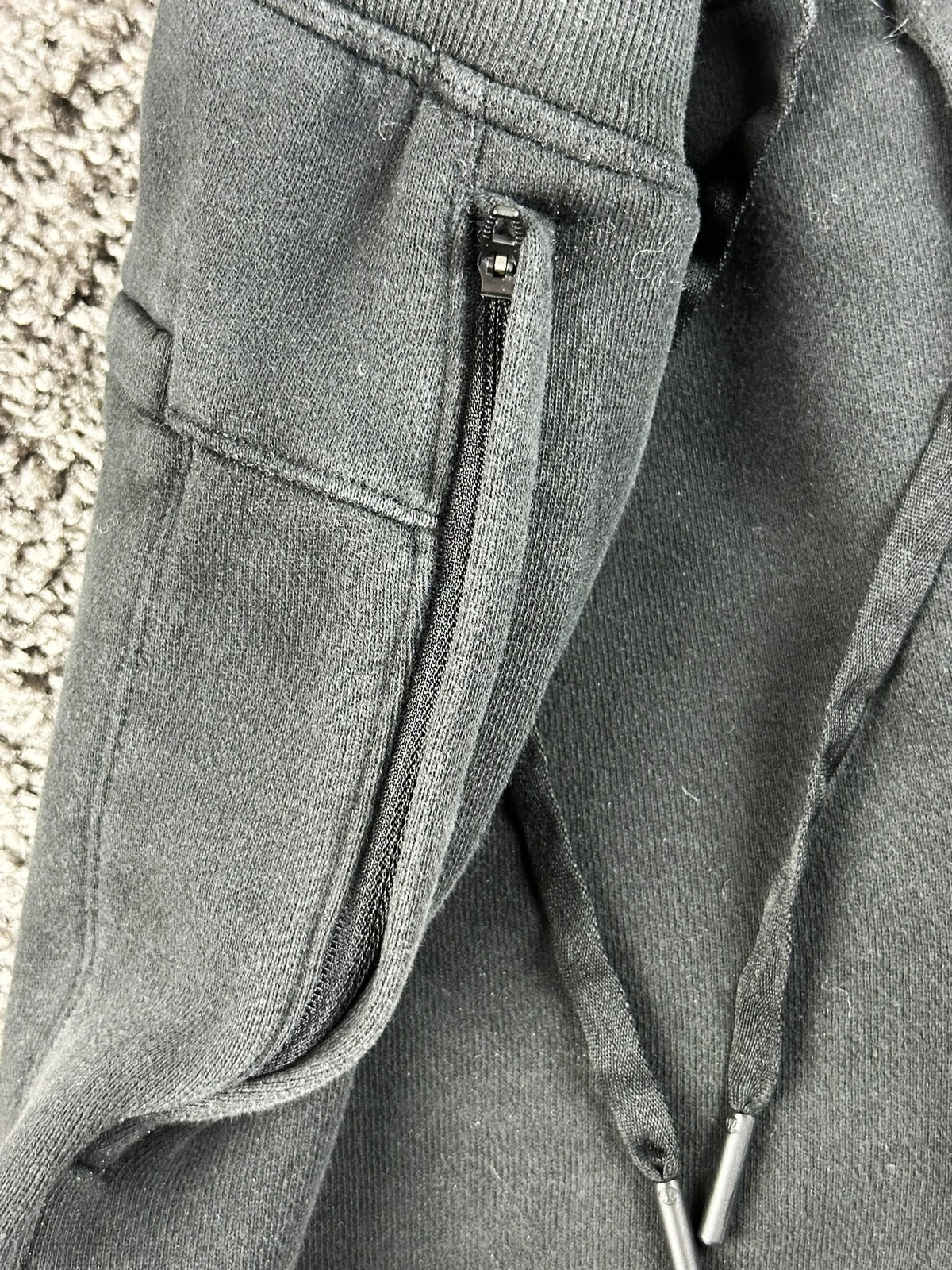 Lululemon Steady State Shorts 5" Black Mens L Sweat Shorts Fleece Zip Pockets