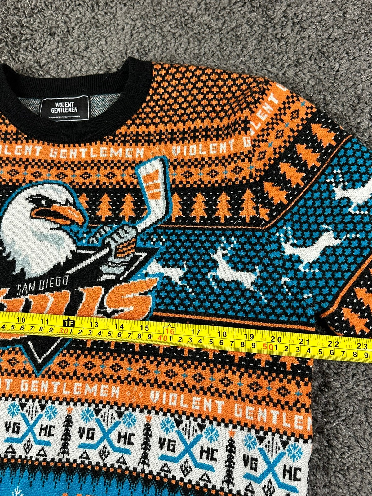 Violent Gentlemen San Diego Gulls Ugly Christmas Sweater Mens Size M AHL Hockey