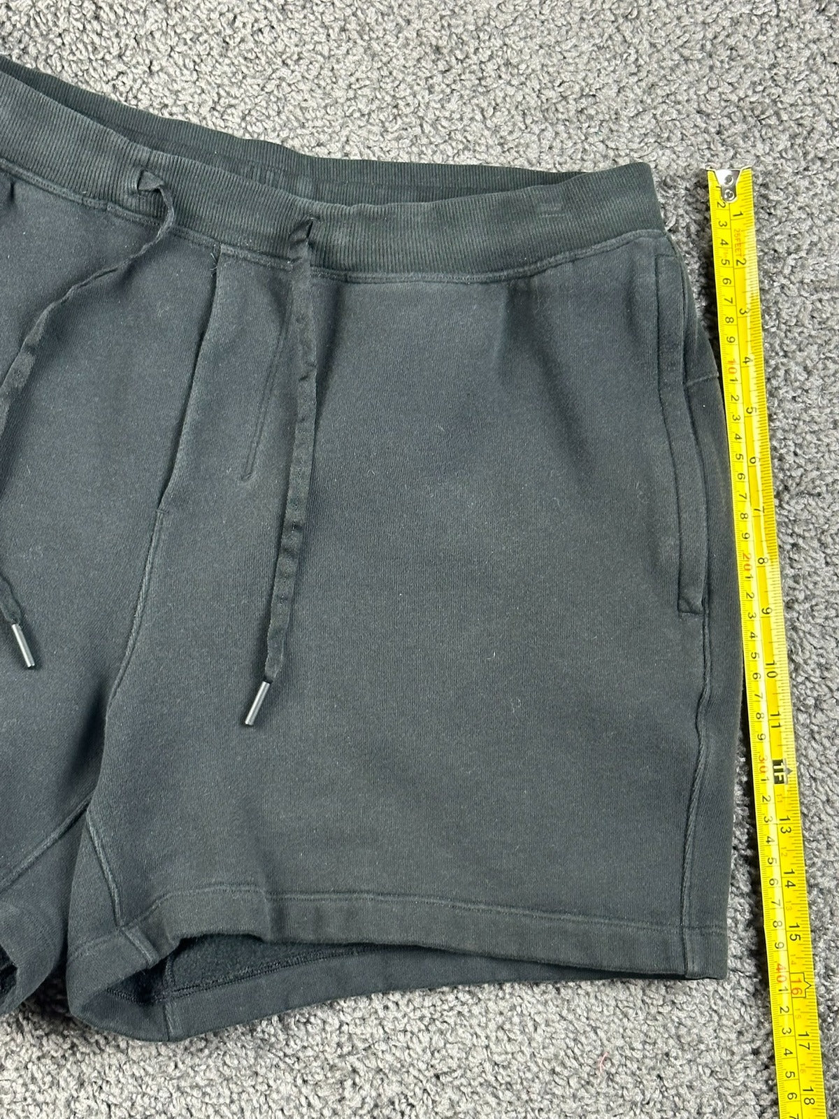 Lululemon Steady State Shorts 5" Black Mens L Sweat Shorts Fleece Zip Pockets