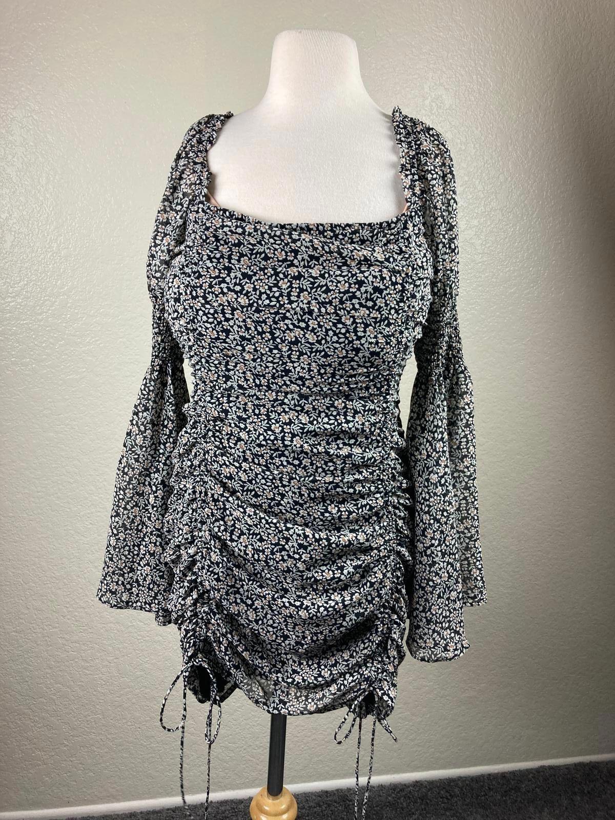 Vici Morris Floral Bell Sleeve Ruched Mini Dress Black White Boho Square Neck S
