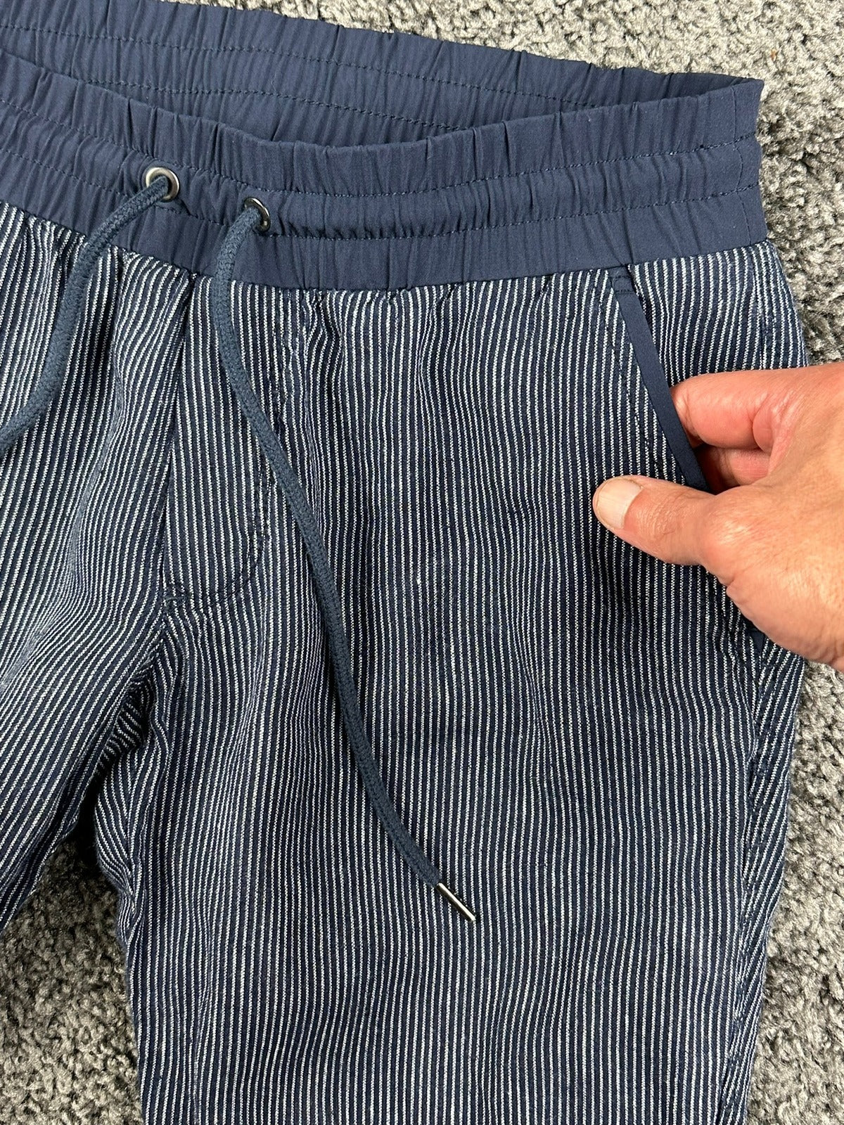 Athleta Stripe Bali 100% Linen Pants Womens Blue Stripe Drawstring Cuffed Sz 0