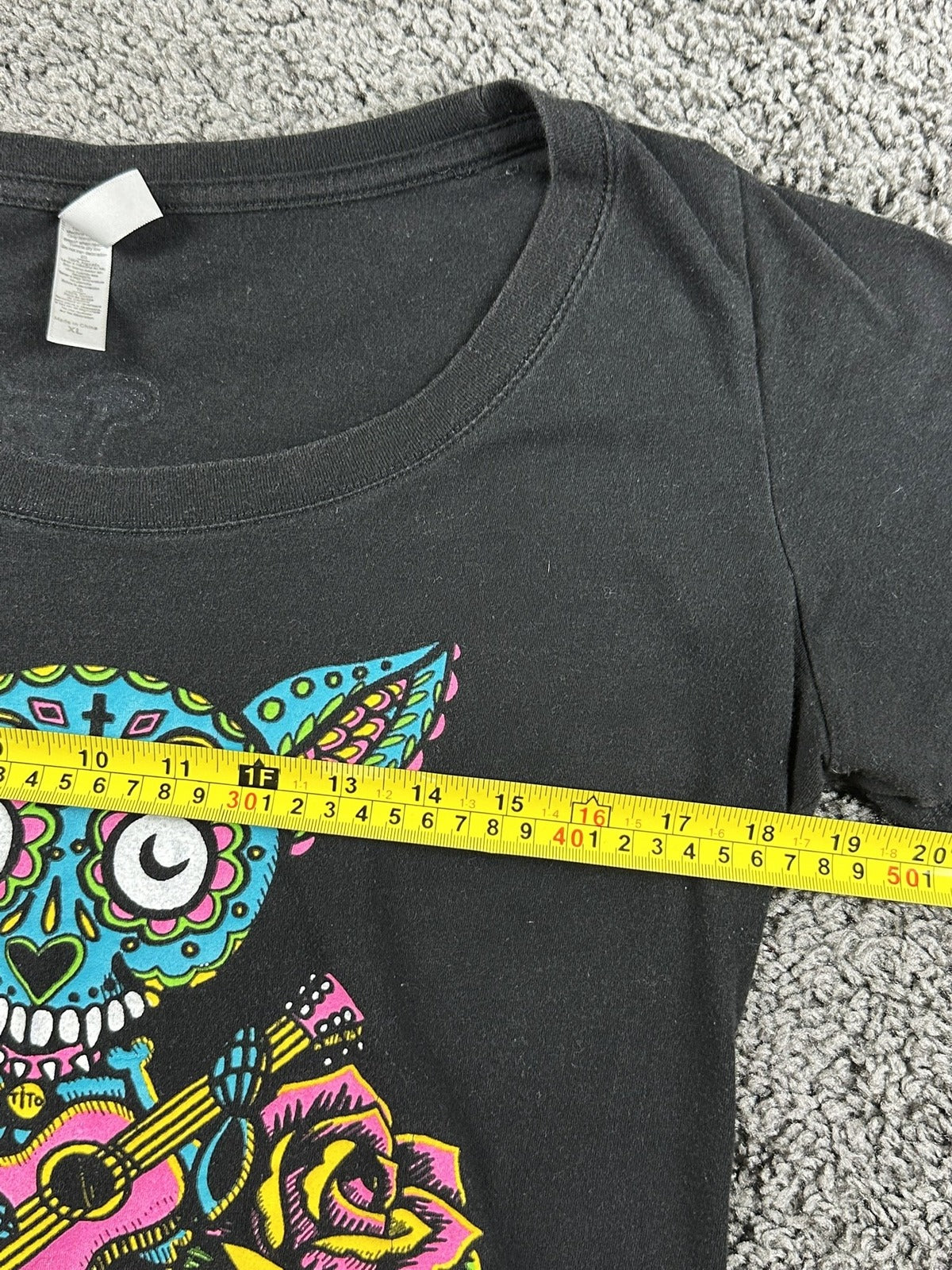 Dia De Los Perros Womens Chihuahua Sugar Skull Day Dead Guitar Shirt XL Fits M