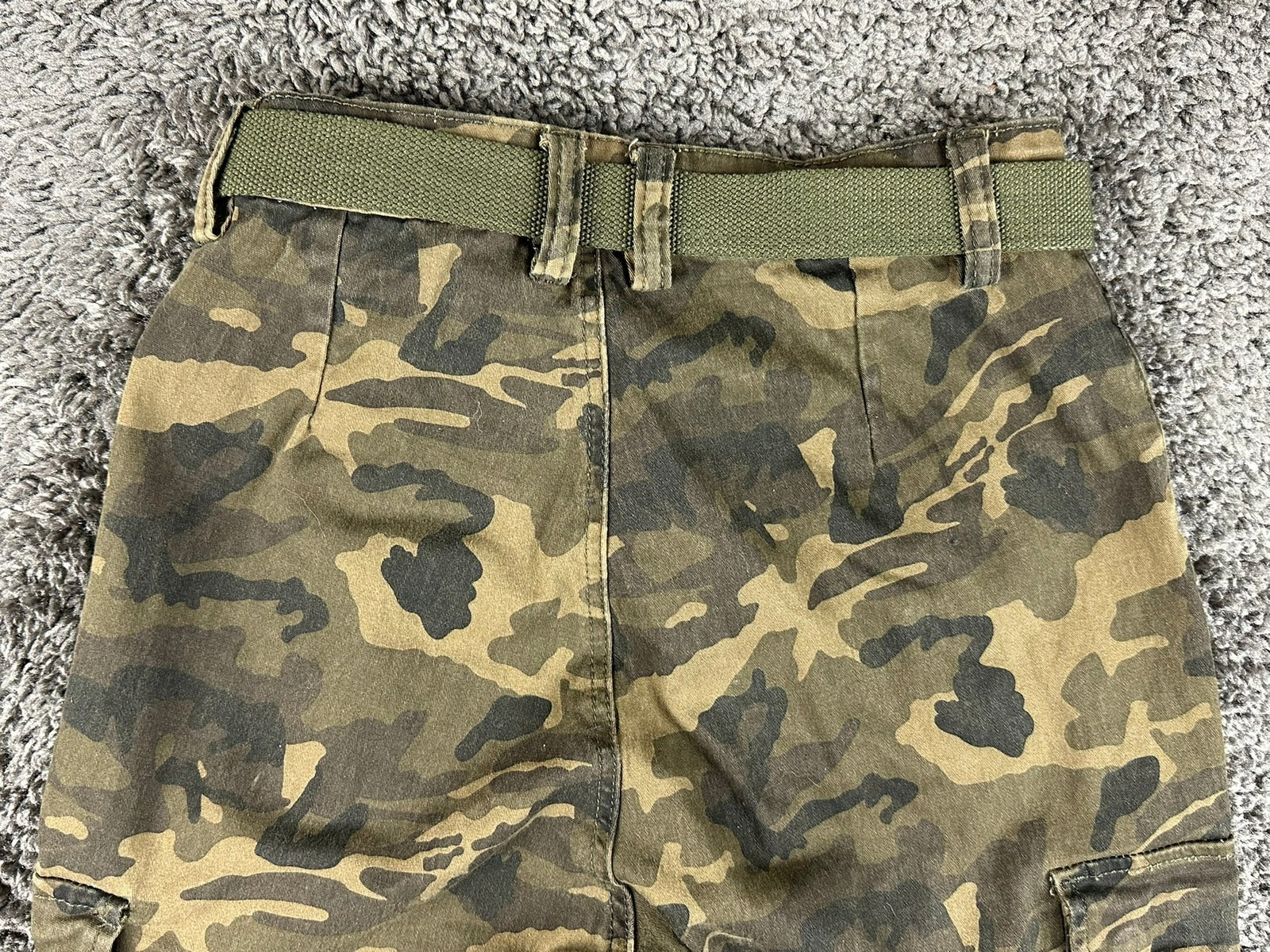 Twin Sisters Womens Camo Cargo Pants Medium Green Belted Stretch Jogger Utility