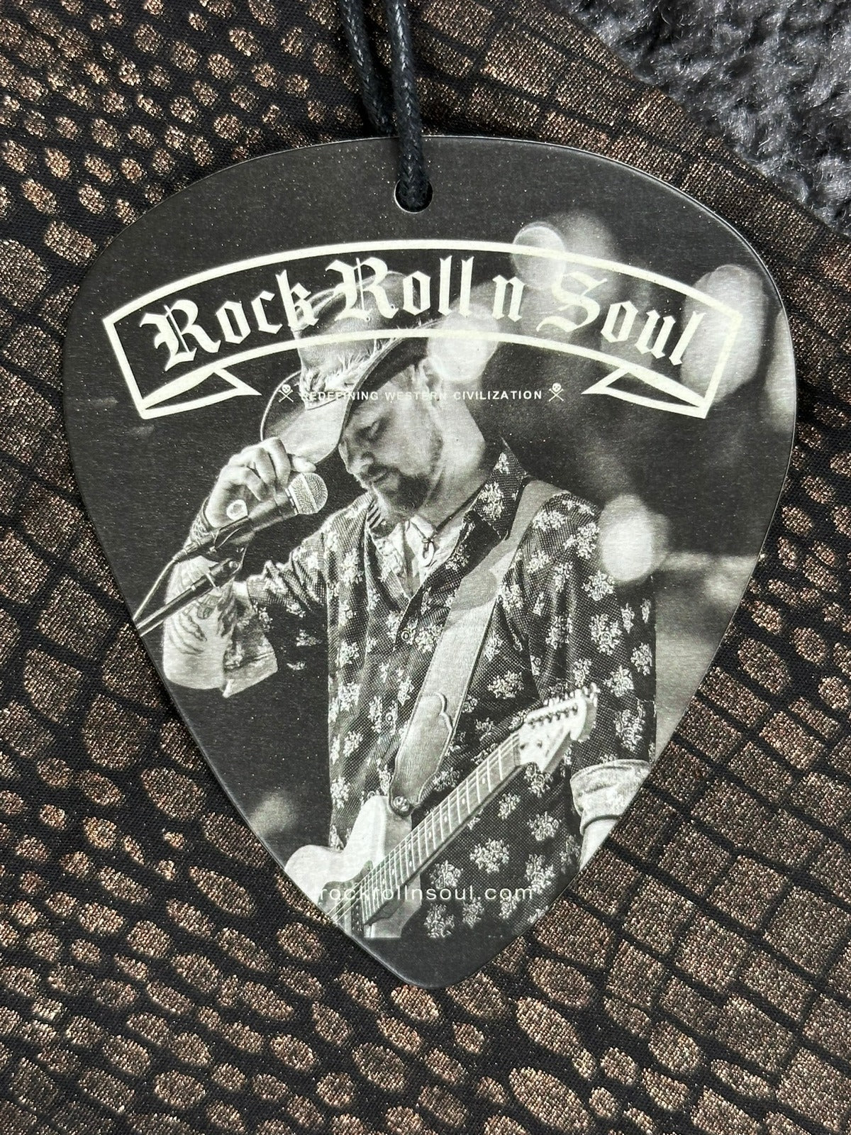 Rock Roll n Soul Mens Snakeskin Print Shirt Black Gold Button Up Shirt M NWT