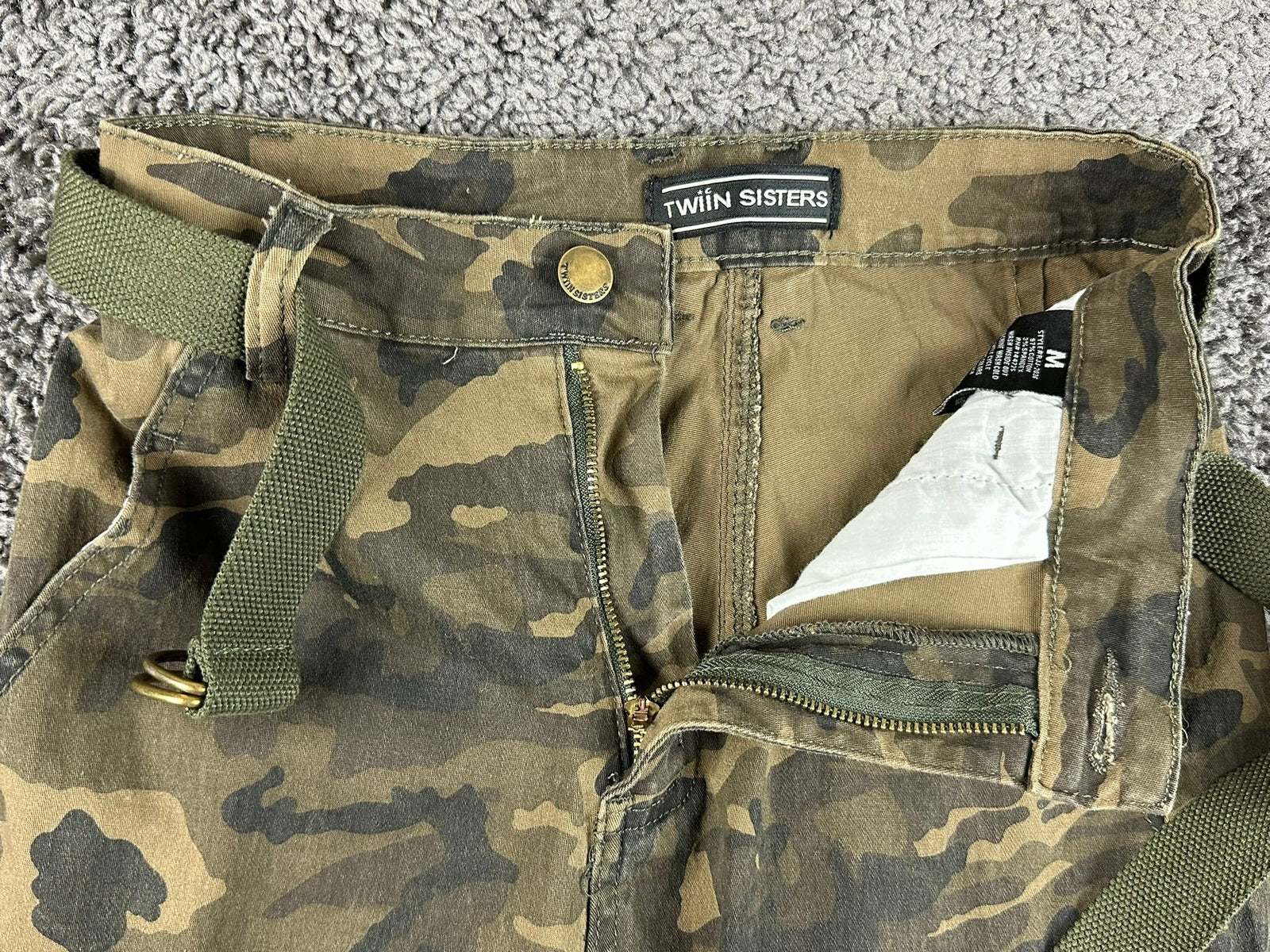 Twin Sisters Womens Camo Cargo Pants Medium Green Belted Stretch Jogger Utility