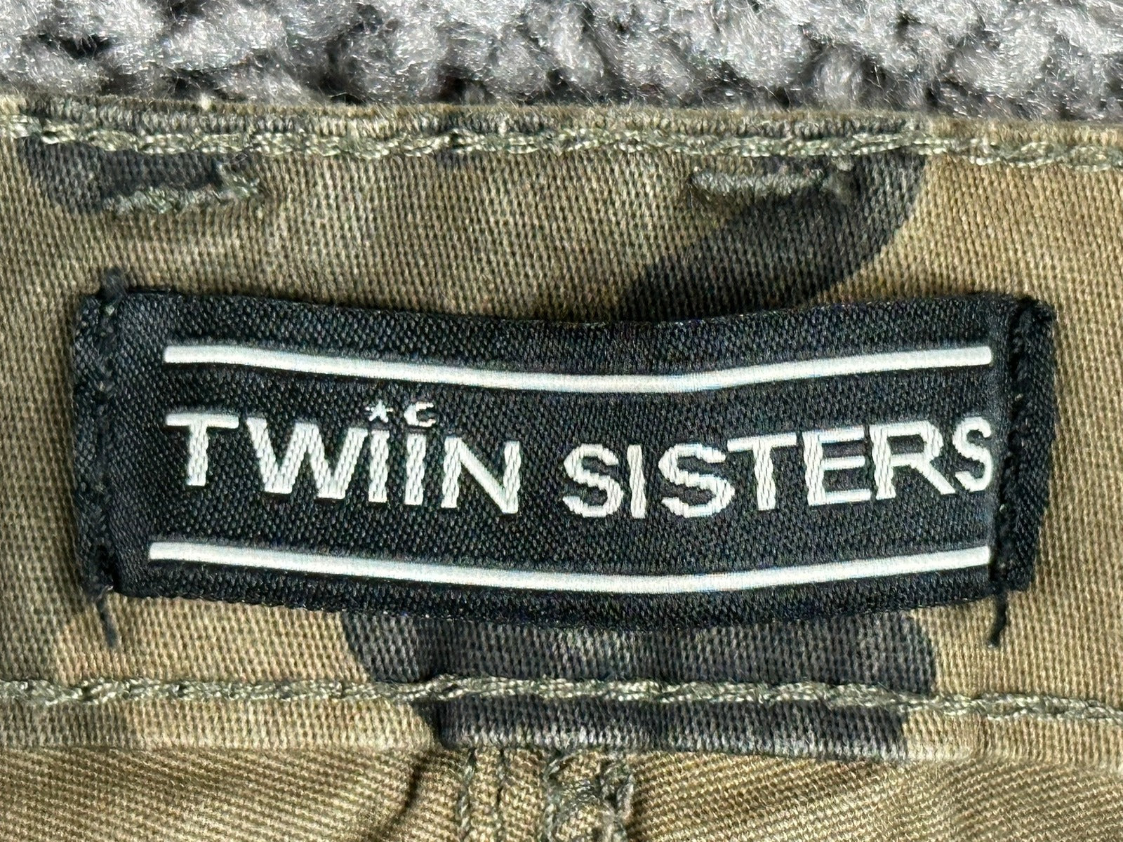 Twin Sisters Womens Camo Cargo Pants Medium Green Belted Stretch Jogger Utility