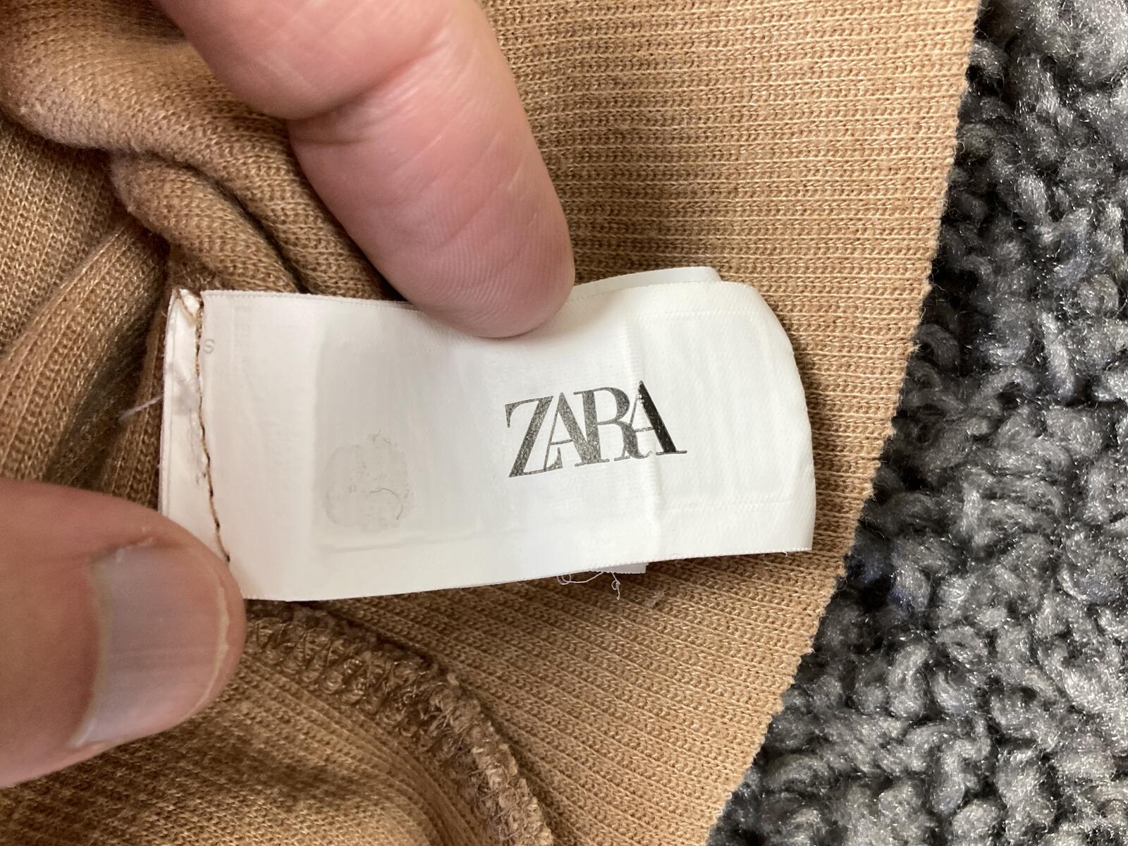 Zara Beige Sleeveless Turtleneck Sweater Vest Raw Hem Knit Tank Women's Medium