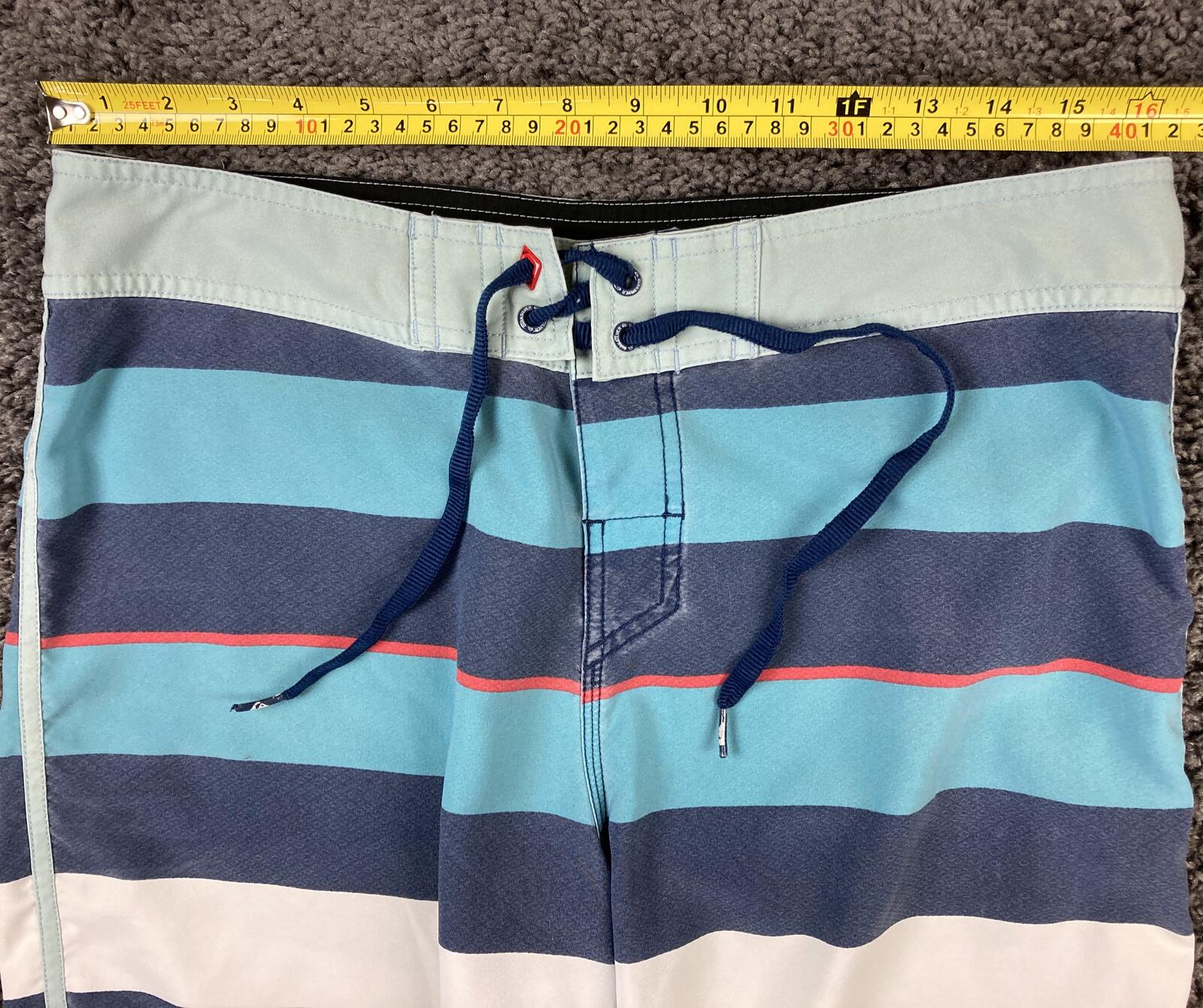 Vintage Quiksilver Board Shorts Mens Gray Red Square Logo Y2K Surf Trunks Sz 33