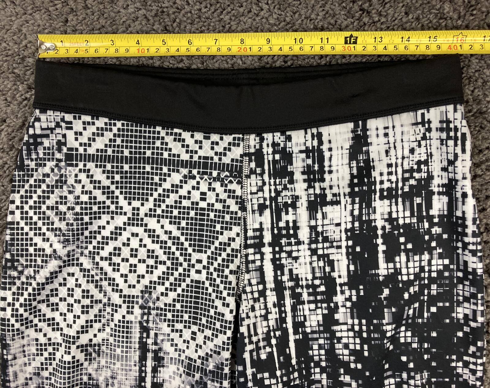 Everlast Womens Biker Shorts Black White Geometric Grid Polyester Spandex Sz L