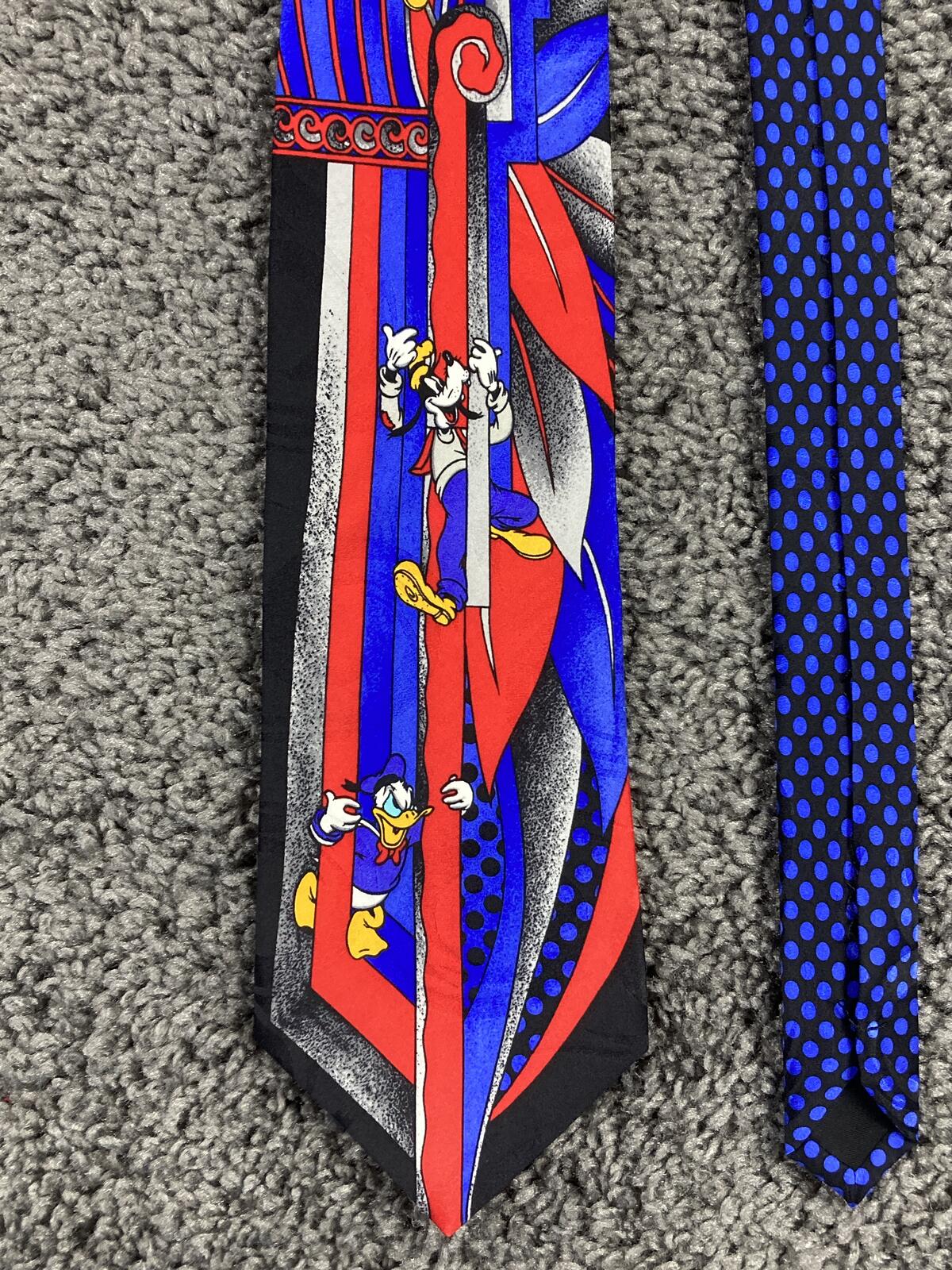 Vintage Mickey Inc Disney Mickey Donald Goofy Silk Tie Art Deco Blue Red 57x4