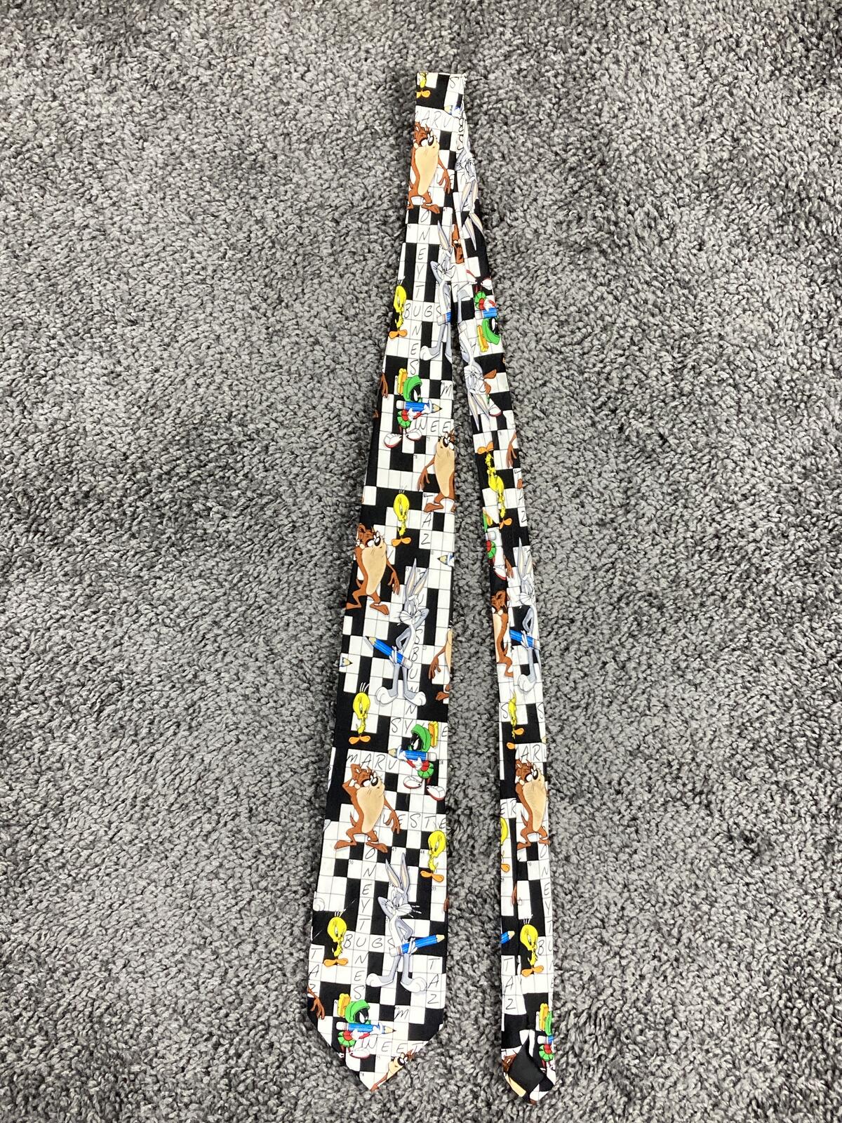 Vintage 1997 Looney Tunes Warner Bros Studio Store 100% Silk Crossword Tie 90s