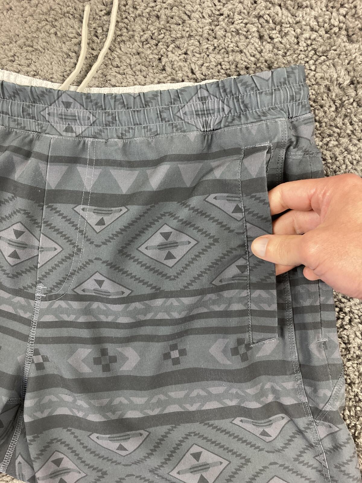 Freeballers by Meripex Apparel Mens L Grey Aztec Lined 8" Athletic Shorts