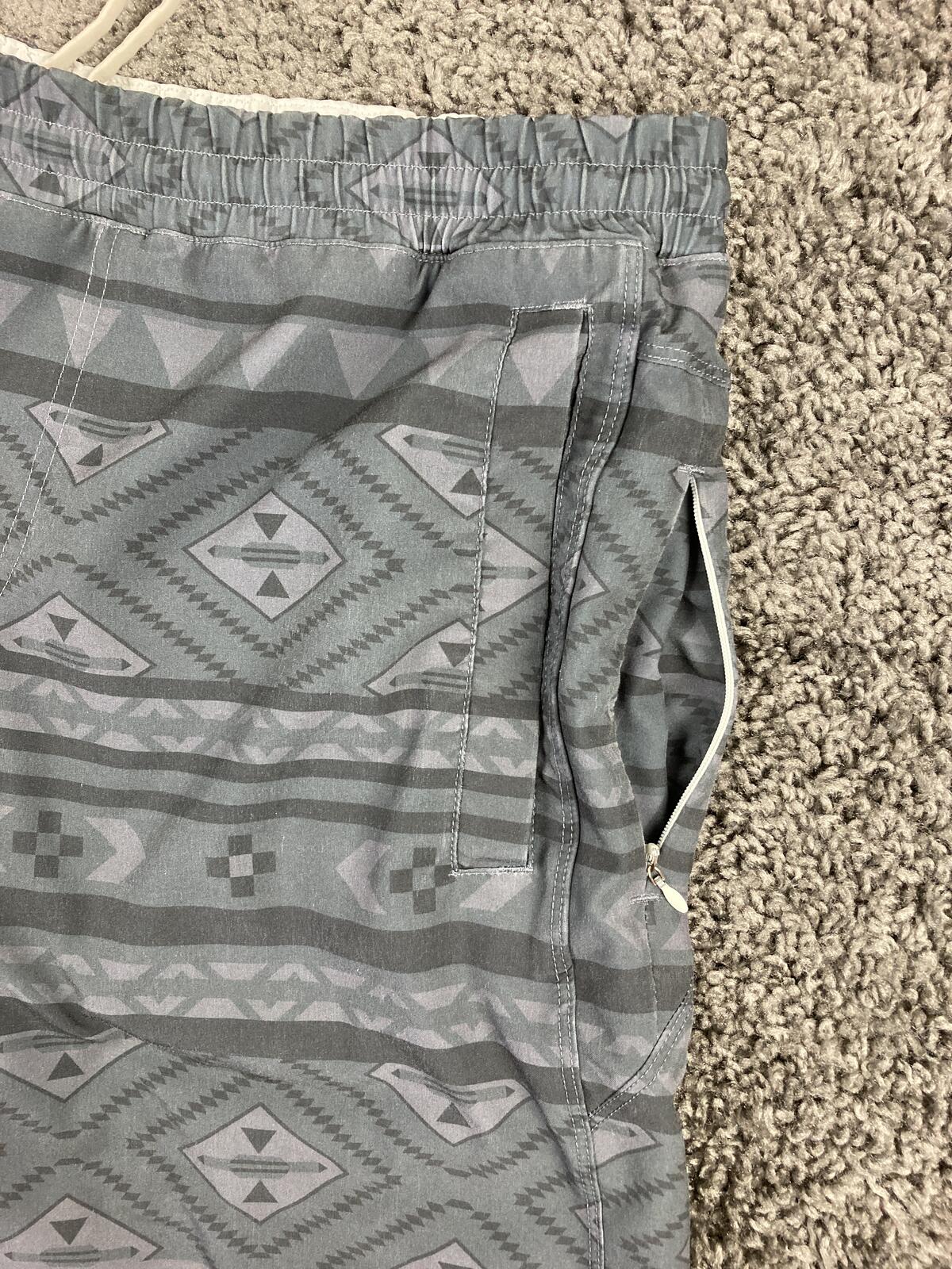 Freeballers by Meripex Apparel Mens L Grey Aztec Lined 8" Athletic Shorts