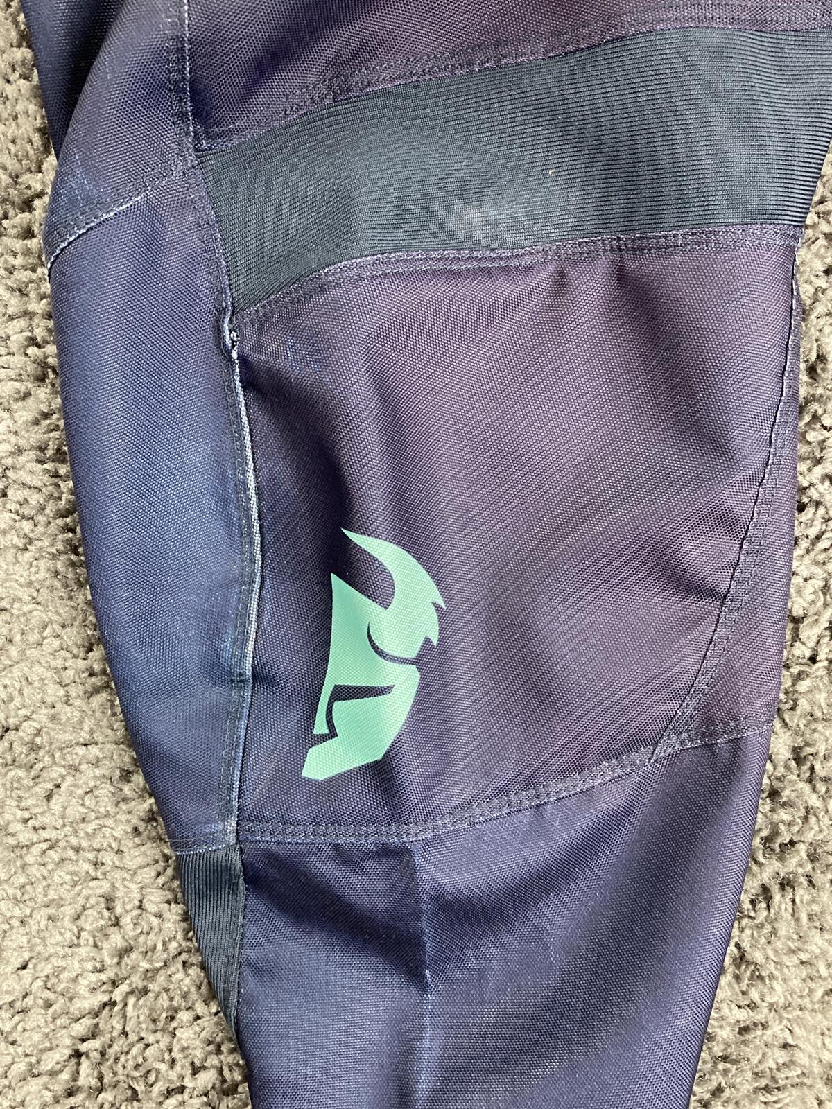 Thor Sector Birdrock Motocross Pants Hip Pads Purple Teal MX Dirt Bike Sz 28