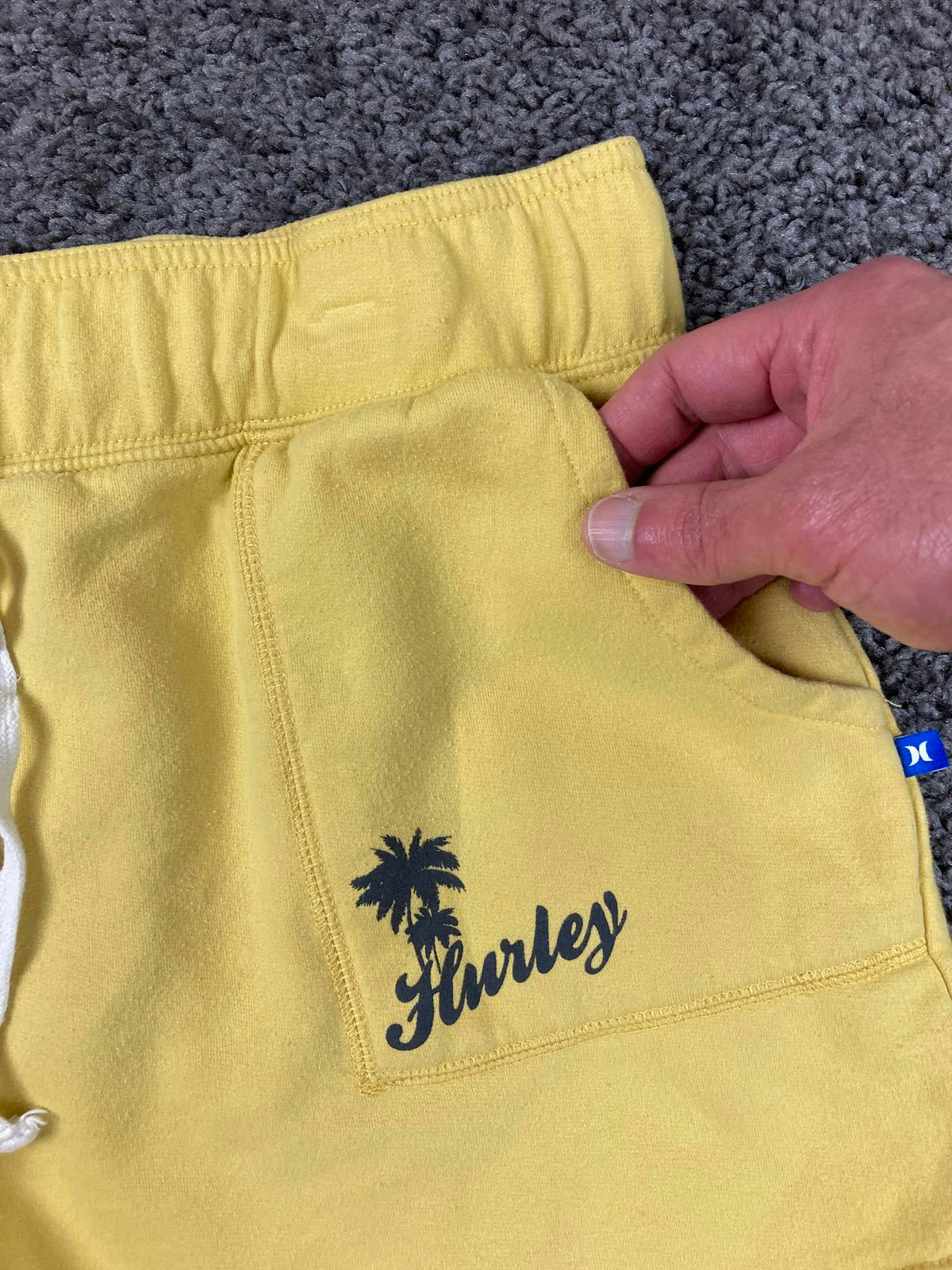 Hurley Women's Fleece Sweatshorts Yellow Size Large Drawstring Pockets