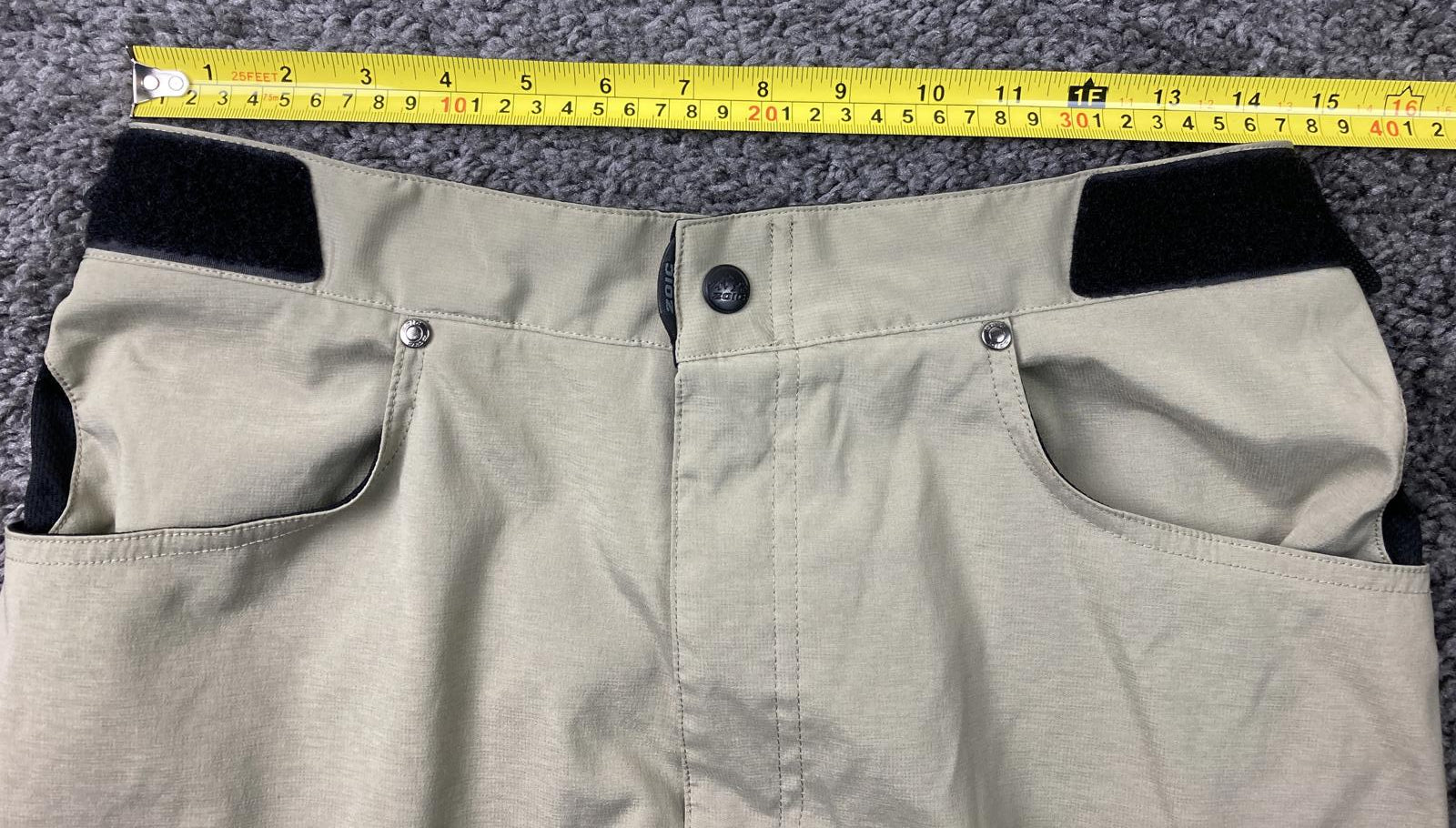 Zoic Mens Mountain Bike Shorts Tan Stretch Waist Zip Pockets Size L