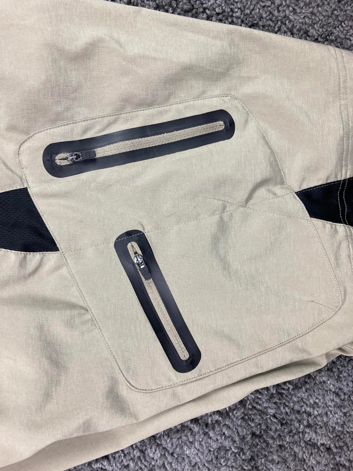 Zoic Mens Mountain Bike Shorts Tan Stretch Waist Zip Pockets Size L