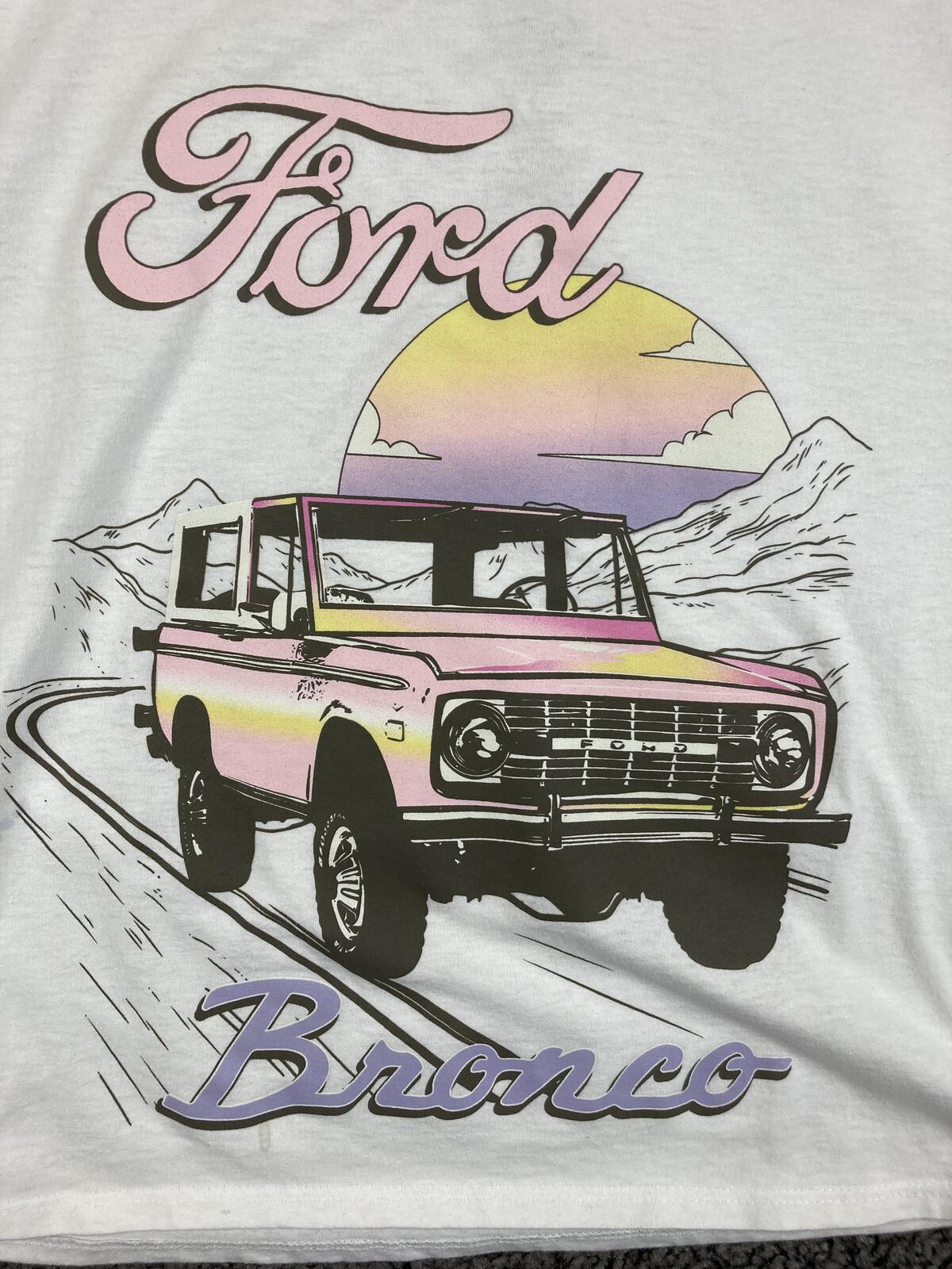 Ford Bronco Graphic T-Shirt Womens White Pink Sunset Retro Hybrid Boxy Tee Sz L