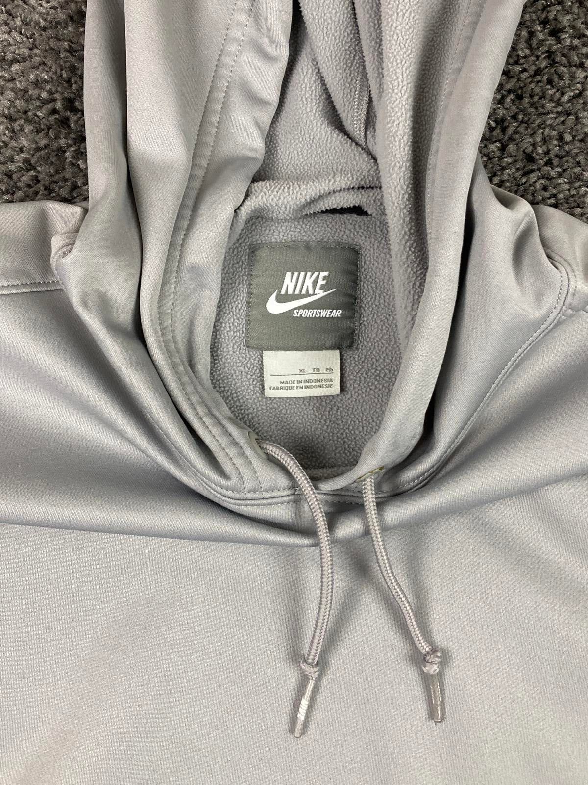 Nike Sportswear Hoodie Men's XL Gray Thumbholes Pullover Headphone Port