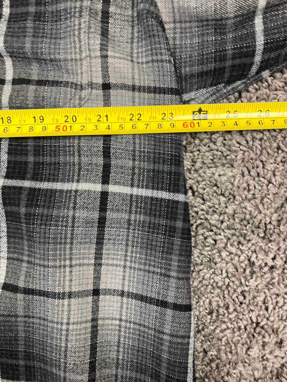 Wolverine Plaid Flannel Shirt Mens XL Gray Button Front Long Sleeve