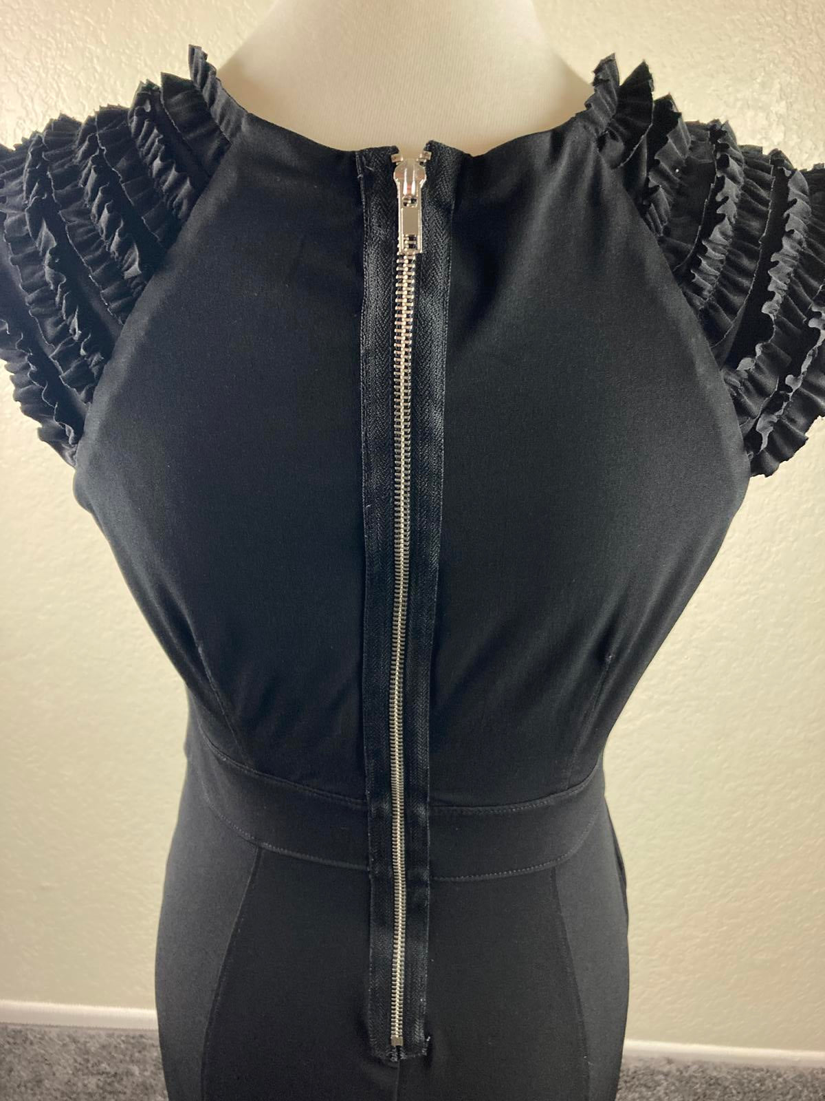 Carole Little Women’s Black Ruffle Cap Sleeve Sheath Dress Back Zip Size 10