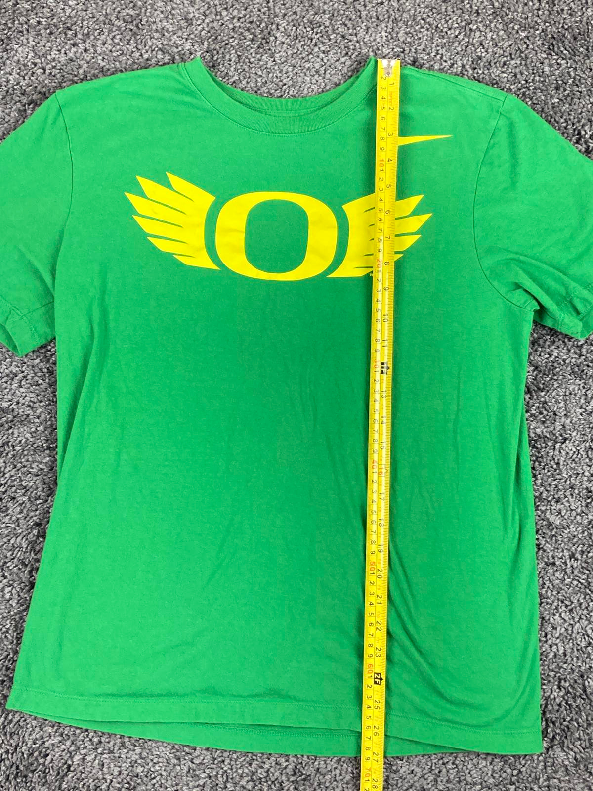 The Nike Tee Oregon Ducks Winged "O" Graphic T-Shirt Green Mens Size M