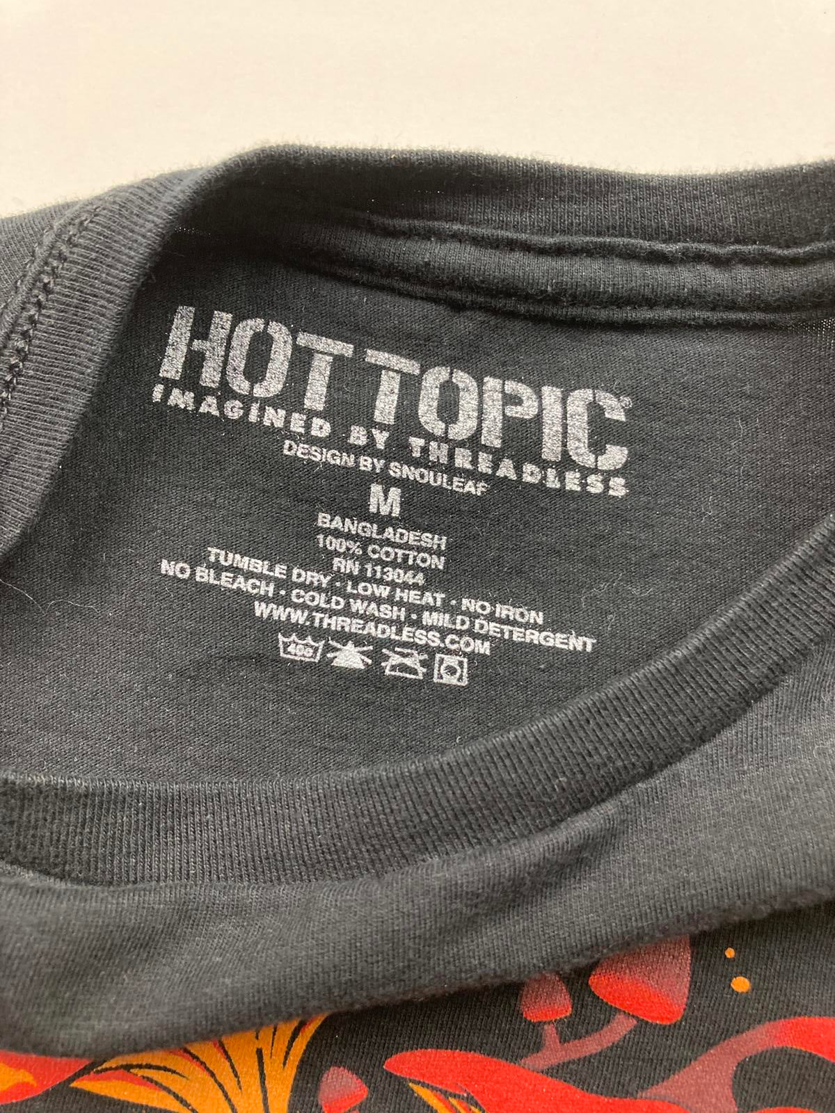 Hot Topic “Mushroom Rib Cage” Graphic T-Shirt Black Size Medium 100% Cotton
