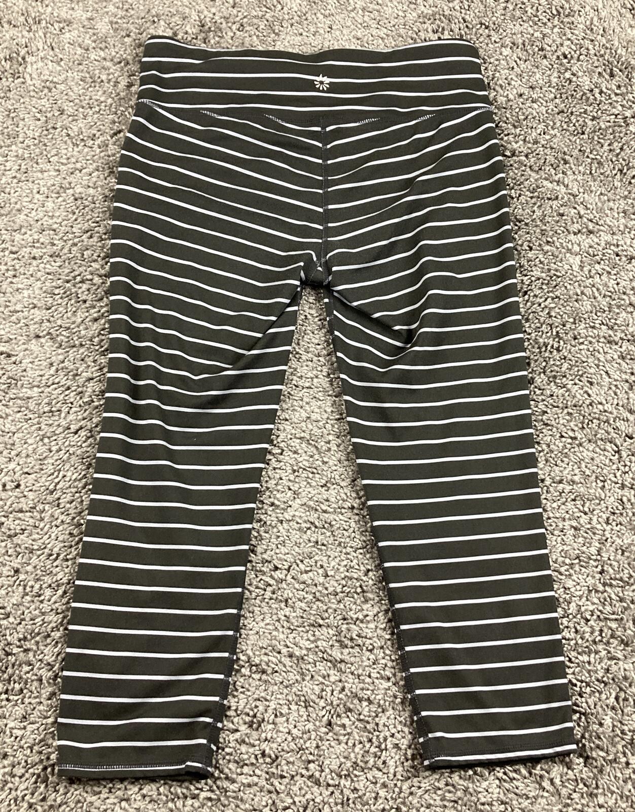 Athleta Chaturanga Striped Capri Leggings Grey Gray Stripes Yoga Crop Sz Medium