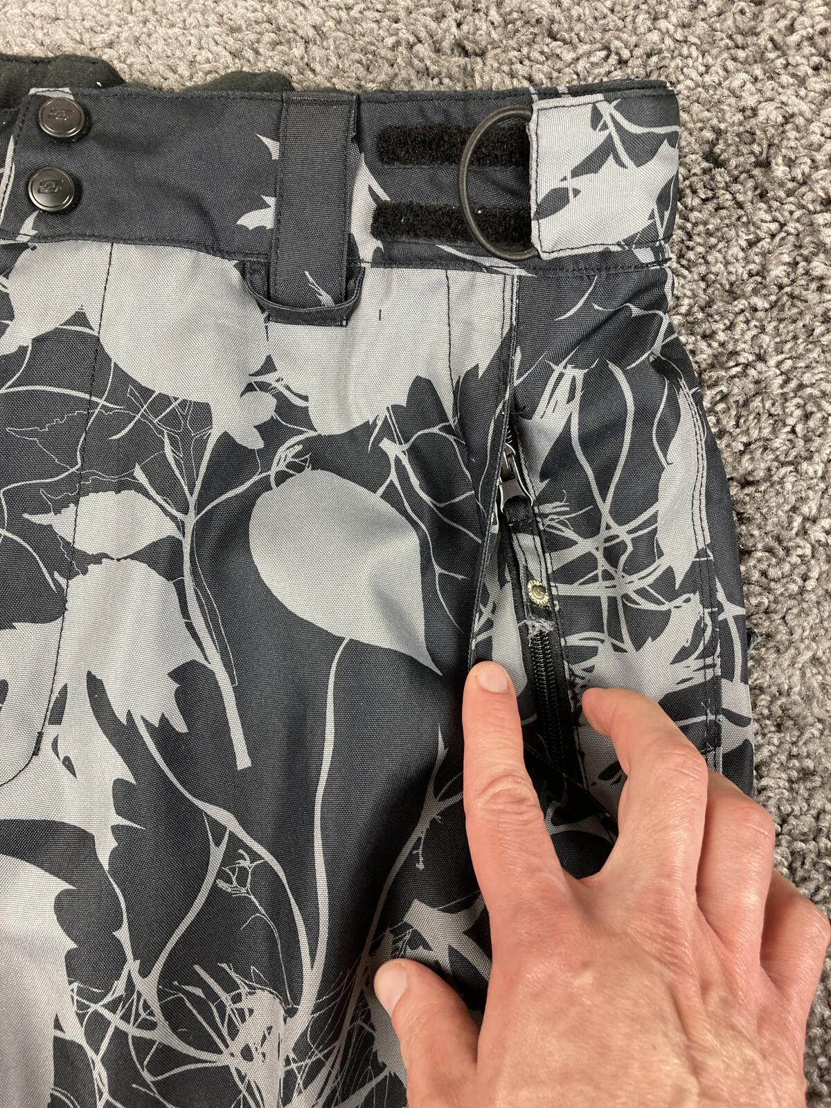 Billabong Pilot Ski Snowboard Pants Mens XL Grey Leaf Camo Waterproof Cargo Vtg