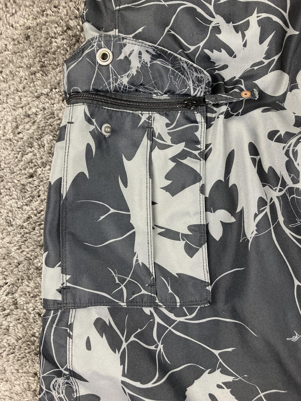 Billabong Pilot Ski Snowboard Pants Mens XL Grey Leaf Camo Waterproof Cargo Vtg