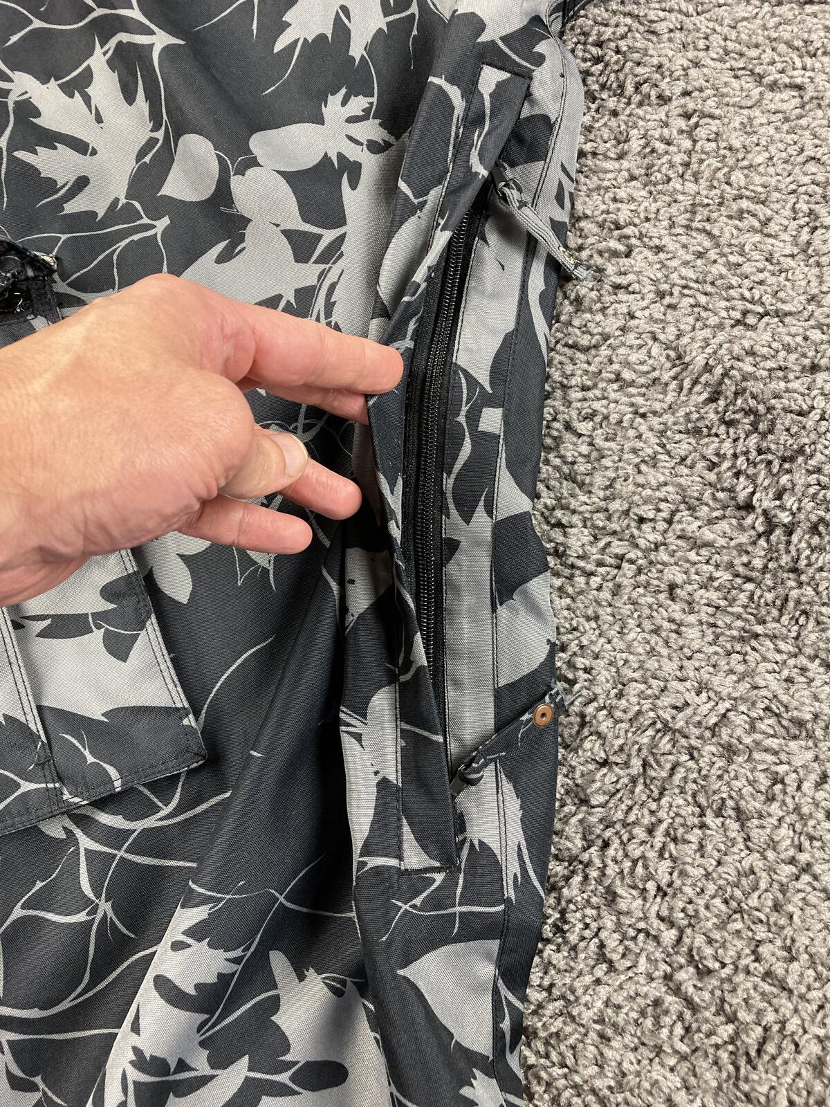 Billabong Pilot Ski Snowboard Pants Mens XL Grey Leaf Camo Waterproof Cargo Vtg
