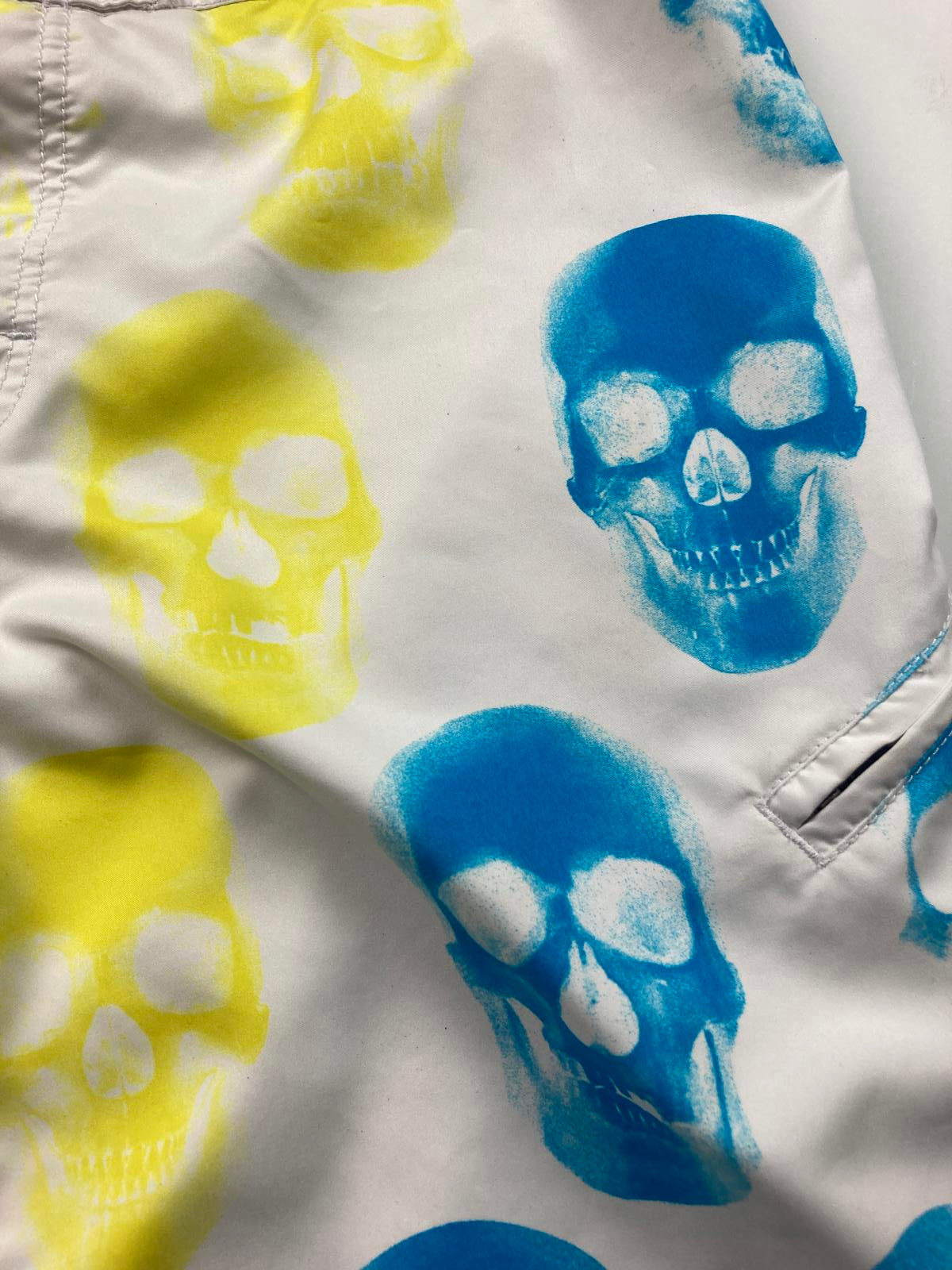 RVCA ANP Skull Print Boardshorts Men 32 White Blue Yellow Zip Pockets Surf Swim