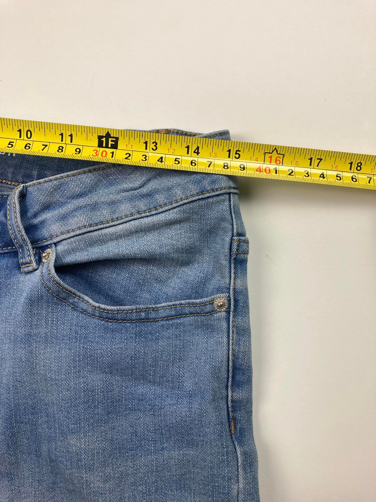 Route 66 Women’s Bermuda Jean Shorts Size 12 Light Wash Stretch Denim Mid Rise
