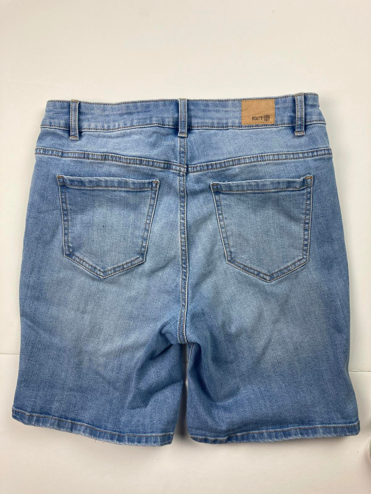 Route 66 Women’s Bermuda Jean Shorts Size 12 Light Wash Stretch Denim Mid Rise