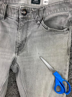 Volcom Vorta Slim Straight Jeans Mens  Gray Light Wash Denim Skate Size 31x29