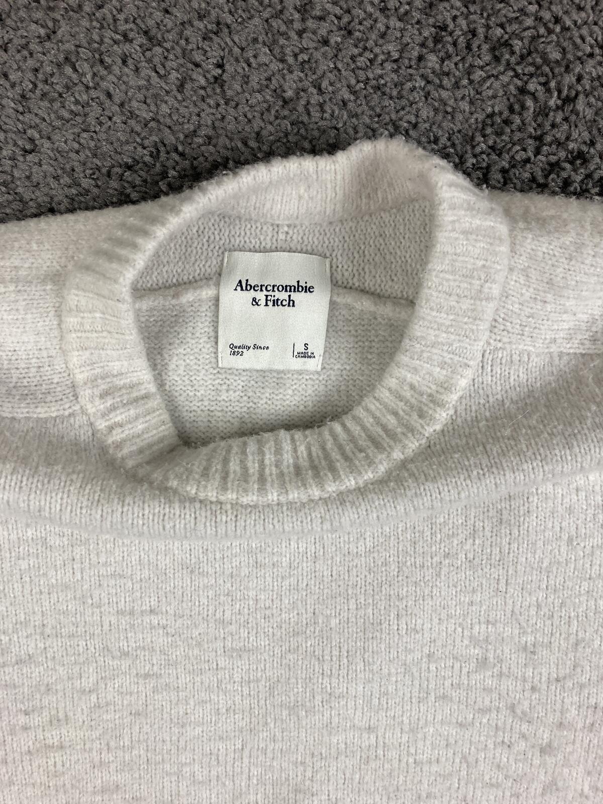 Abercrombie & Fitch Wool Blend Crewneck Sweater Cream Ivory Small Soft Fuzzy S