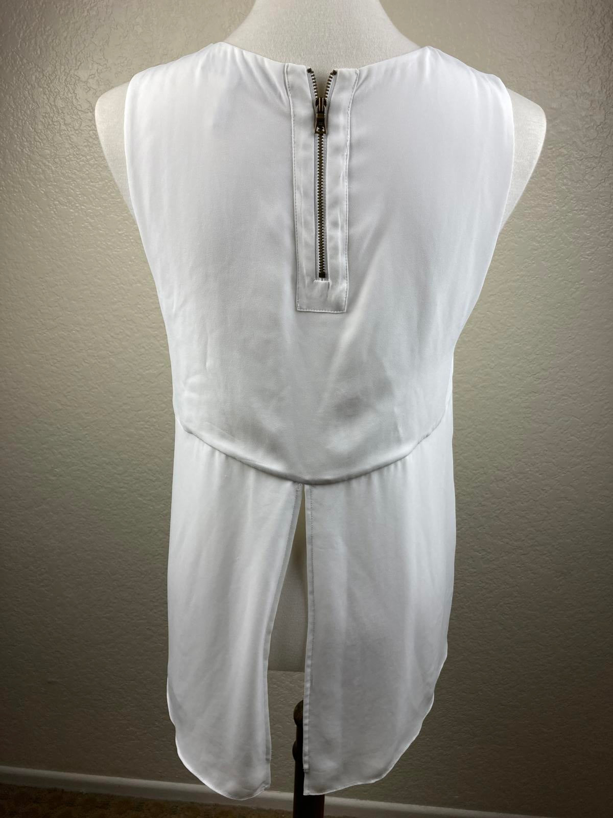 BCBG MaxAzria Top Womens Size Small Julianna White Sleeveless Ruffle Zip Back