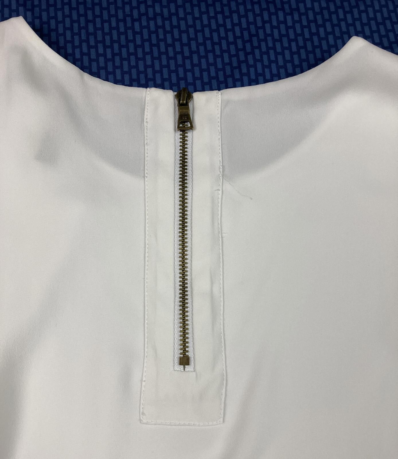 BCBG MaxAzria Top Womens Size Small Julianna White Sleeveless Ruffle Zip Back