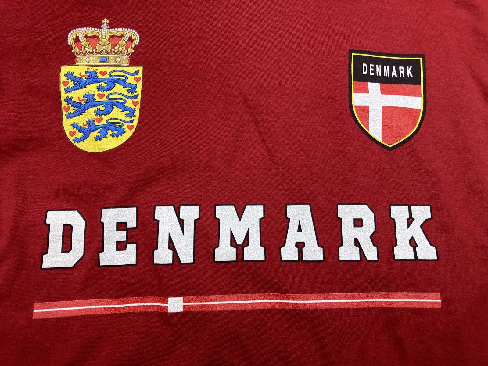 Port & Company Denmark National Flag Crest Red T-Shirt Men’s Medium 100% Cotton