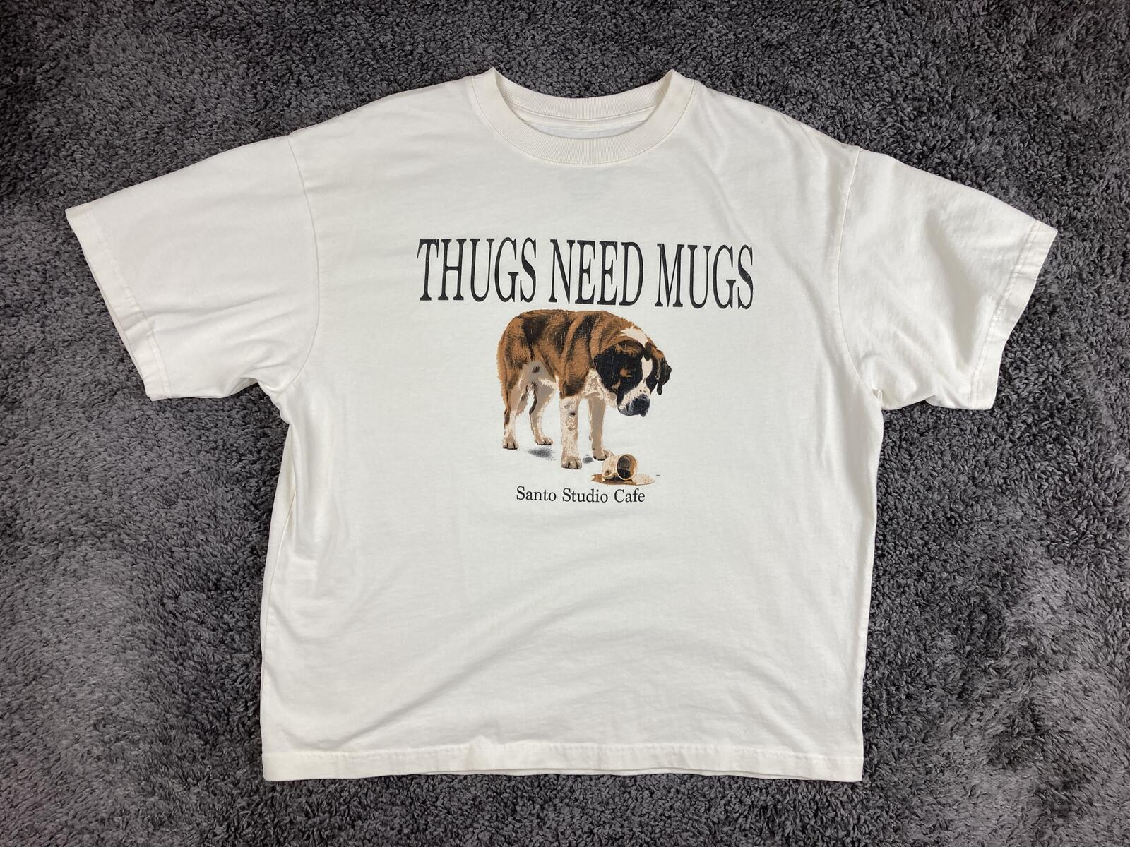 Santo Studio Thugs Need Mugs T-Shirt Men's Cream Dog Graphic Sz Large