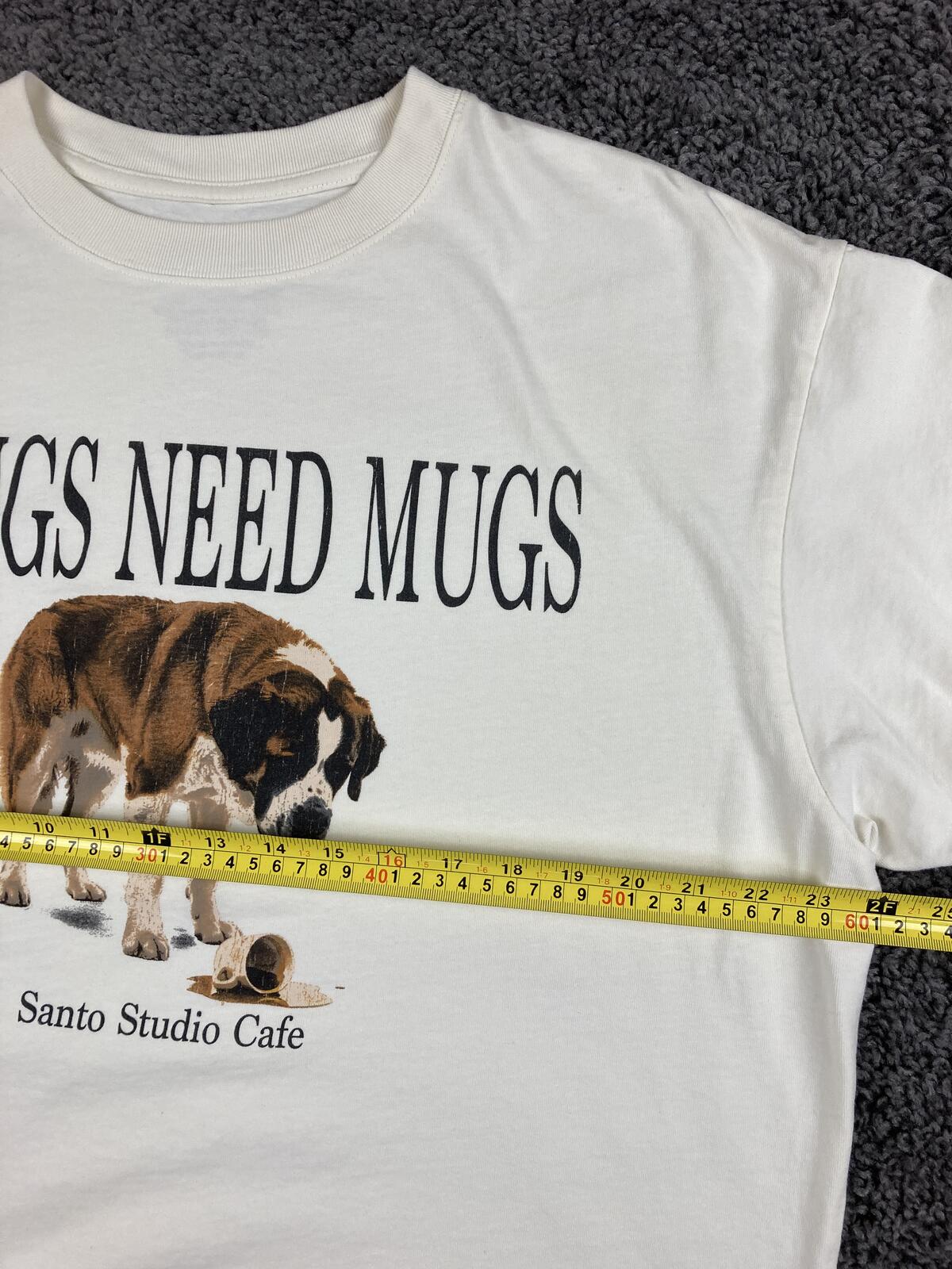 Santo Studio Thugs Need Mugs T-Shirt Men's Cream Dog Graphic Sz Large
