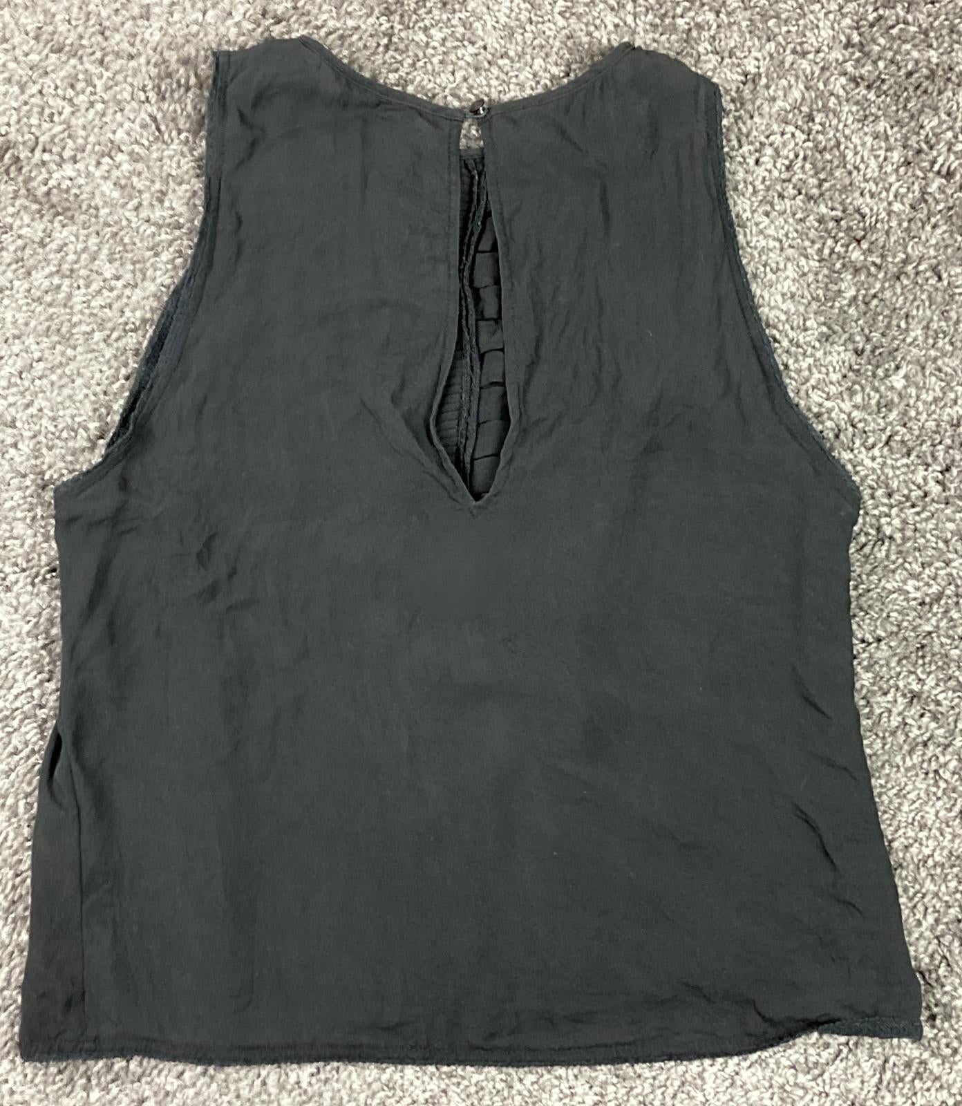 Alice + Olivia 100% Silk Black Sleeveless Top Blouse Keyhole Back Pintuck Size S