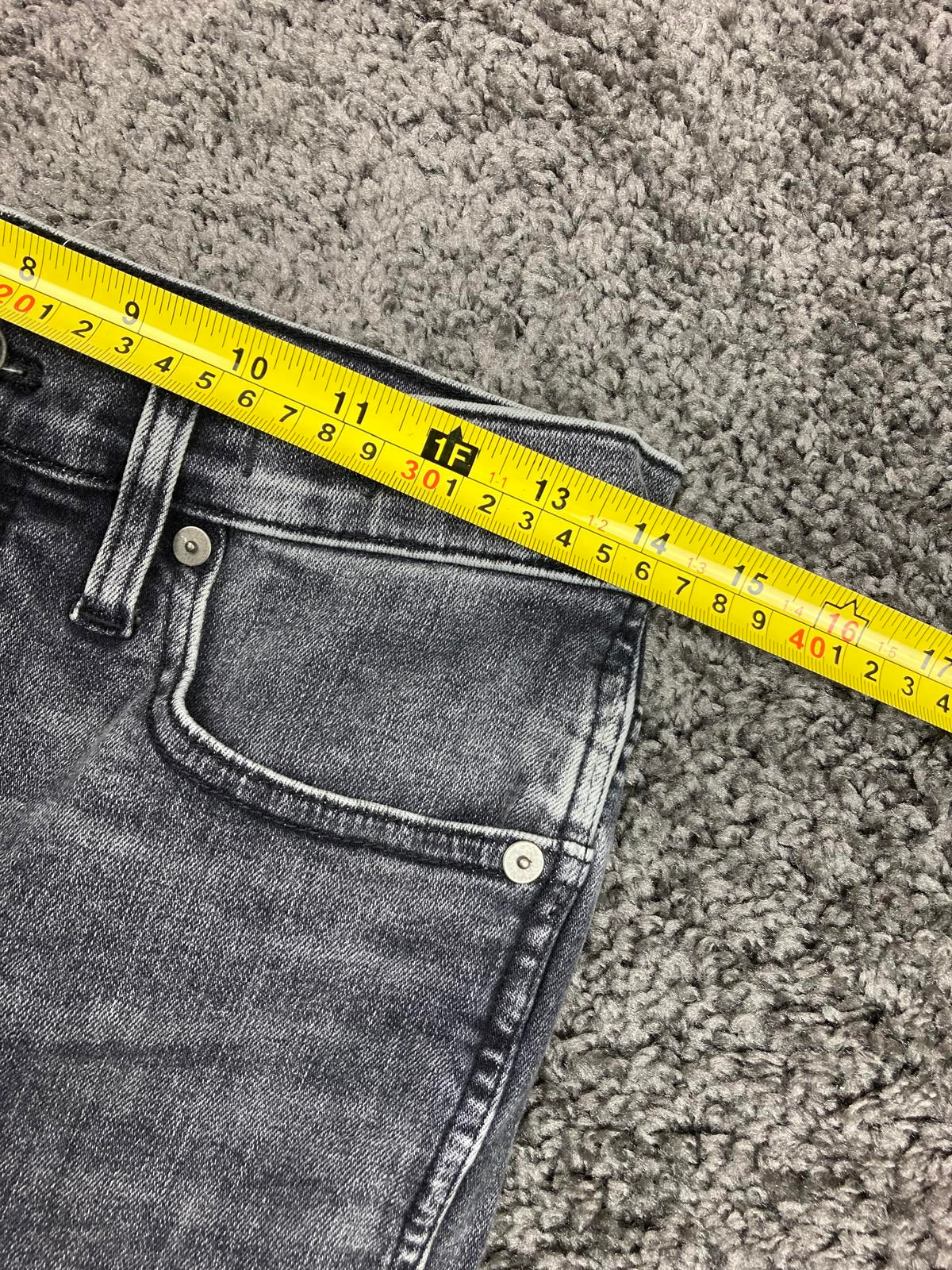 Madewell 10" High-Rise Skinny Crop Jeans Women’s Sz 28 Black Gray Raw Hem