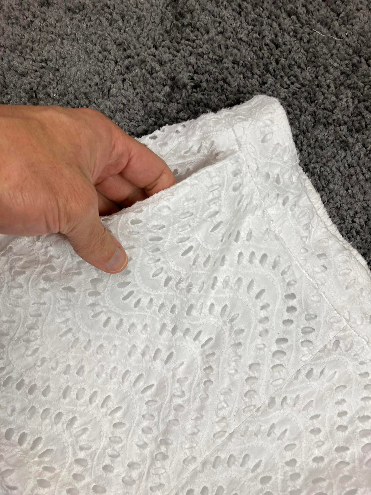 Simply Vera Vera Wang White Eyelet Lace Lined Shorts Women’s Size S