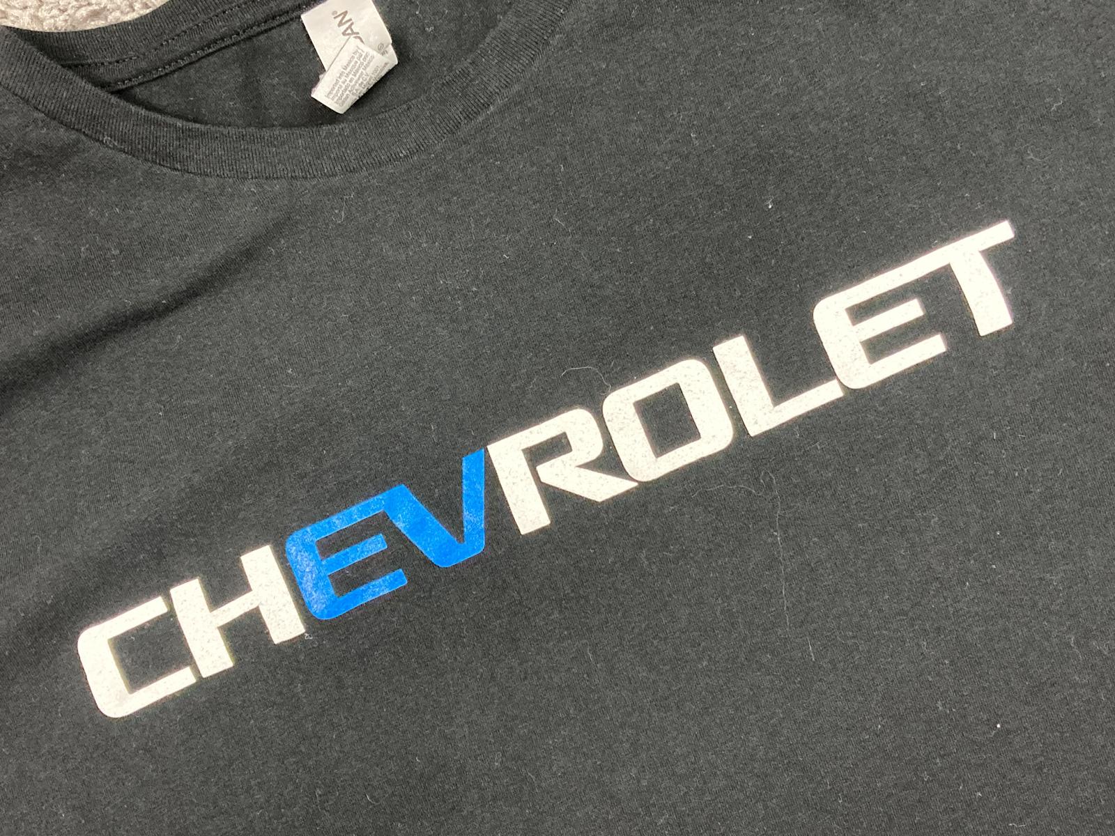 Gildan Chevrolet EV Logo T-Shirt Men’s Sz XL Black Blue White Graphic SoftStyle