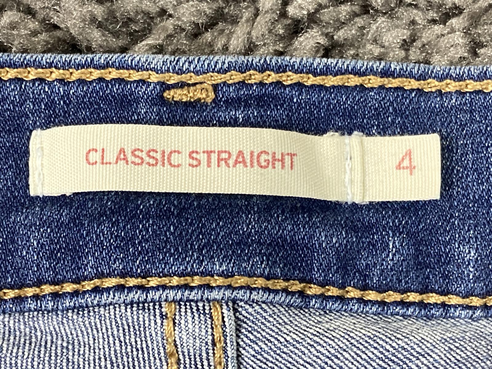 Levi’s Women’s Classic Straight Jeans Blue Stretch Denim Size 4 (27x28)