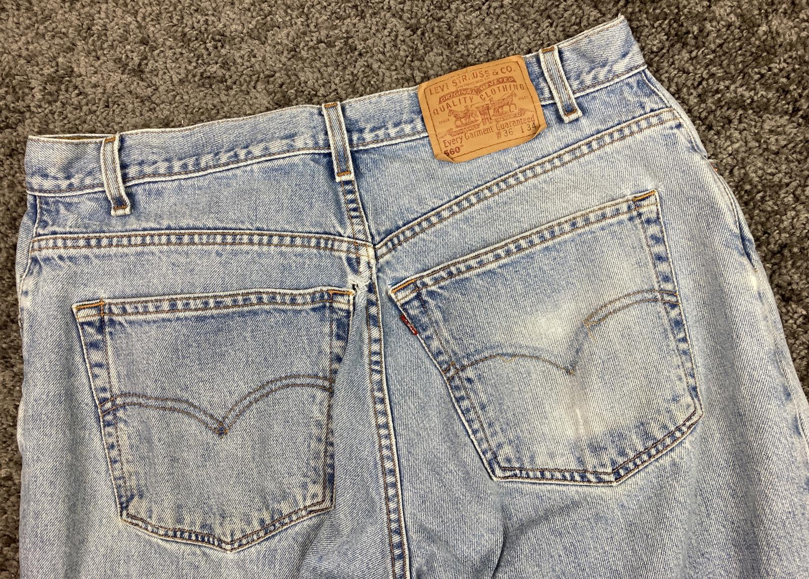 Vintage 90s Levis 560 Jeans Mens Sz 36x34 Tapered Leg Loose Fit Light Wash Y2K