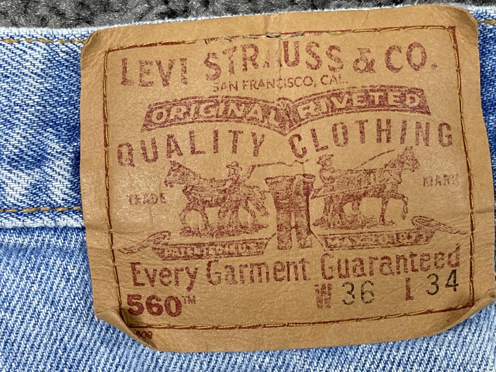 Vintage 90s Levis 560 Jeans Mens Sz 36x34 Tapered Leg Loose Fit Light Wash Y2K